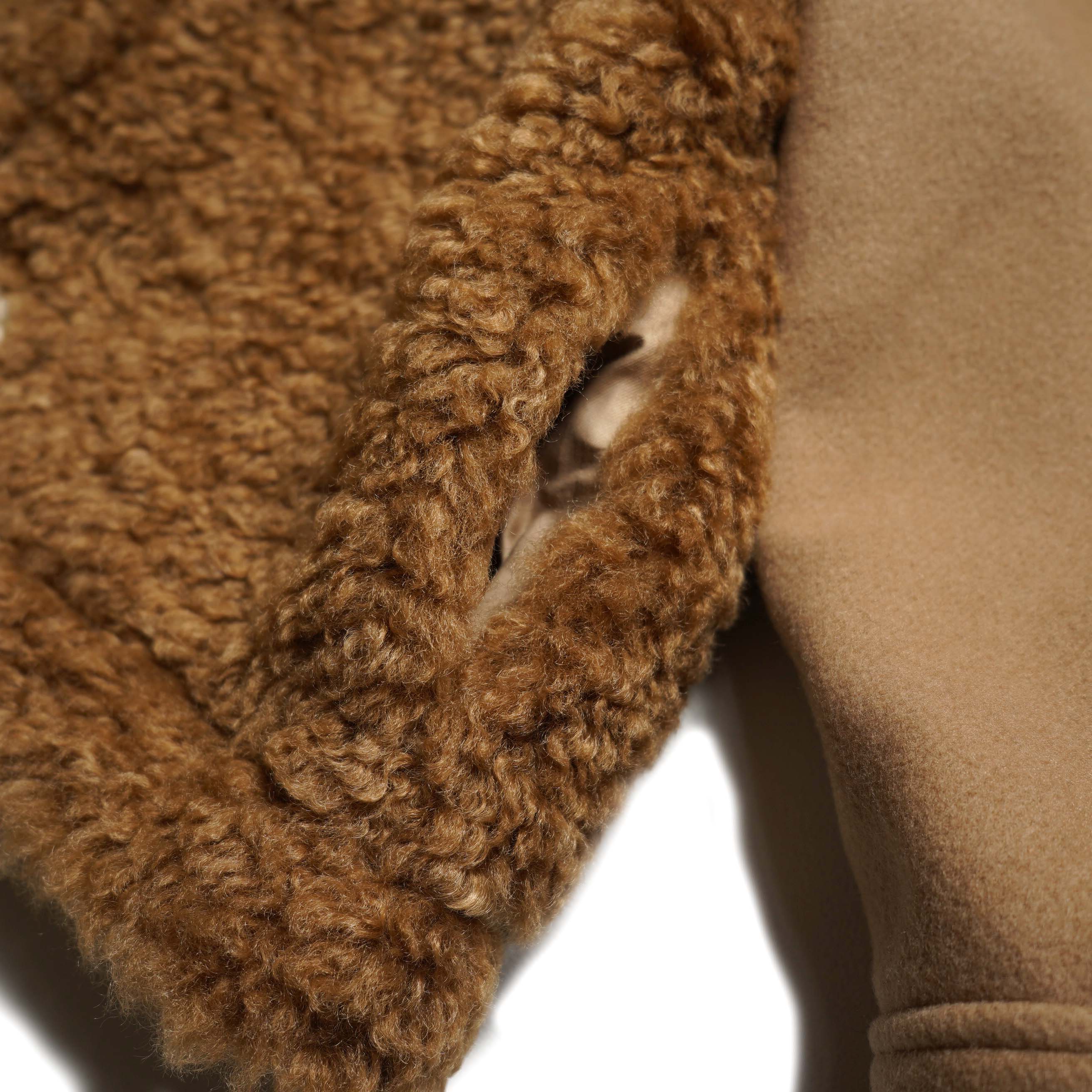HYKE / DOUBLE FACE FAUX SHEARLING DUFFLE JACKET (Beige) ポケット