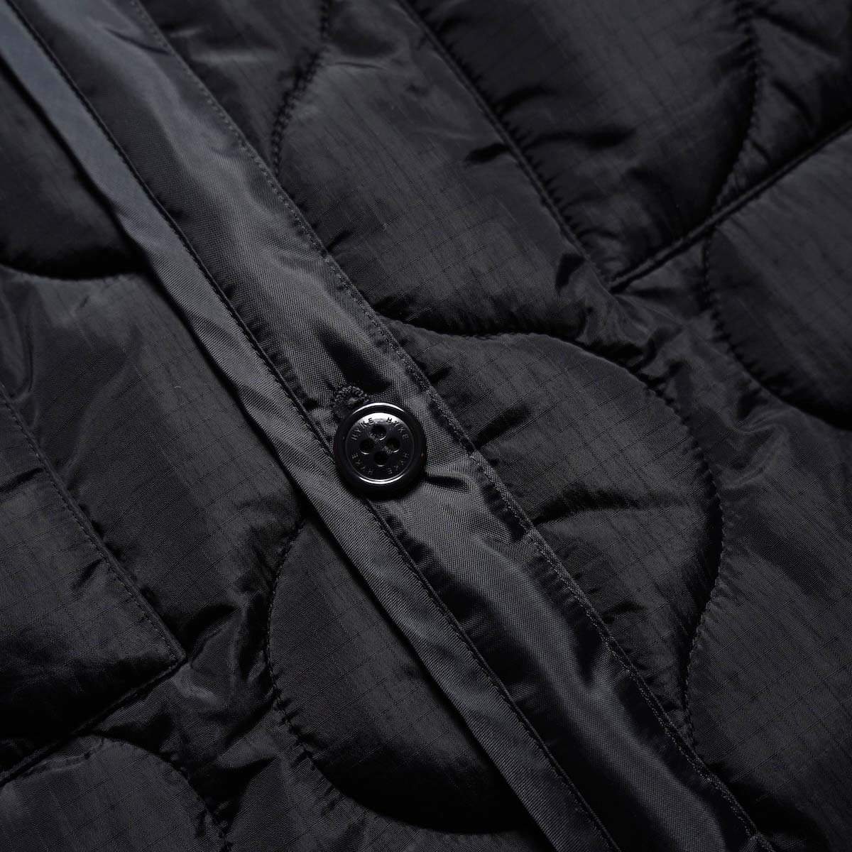 HYKE / QUILTED LINER COAT (Black) ボタン