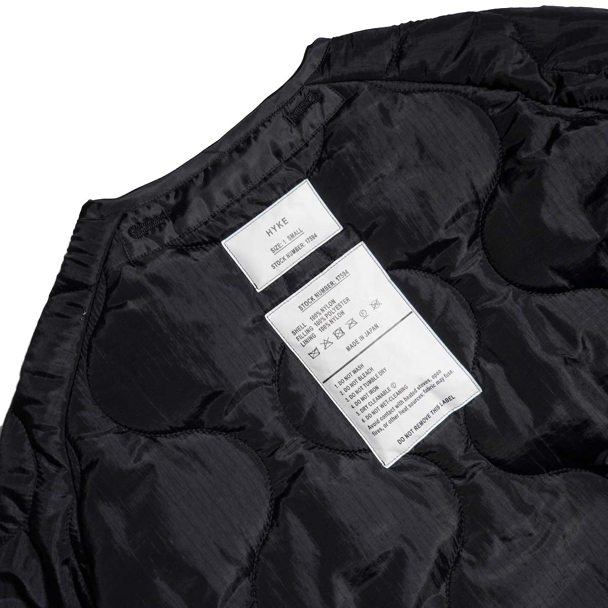 HYKE / QUILTED LINER COAT (Black) スペックタグ