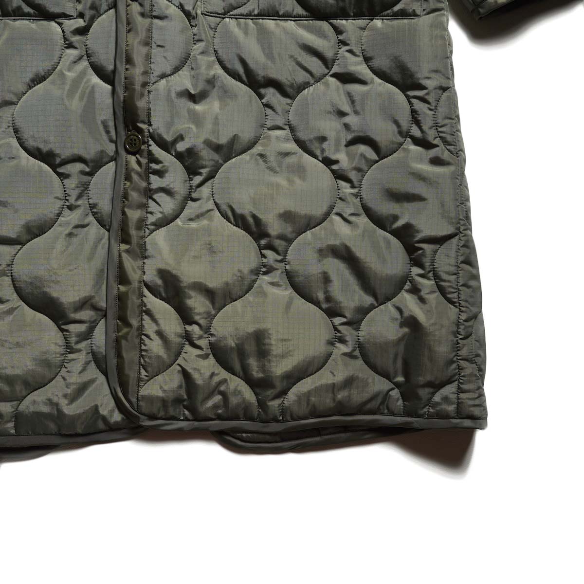 HYKE / QUILTED LINER COAT (Khaki) 裾