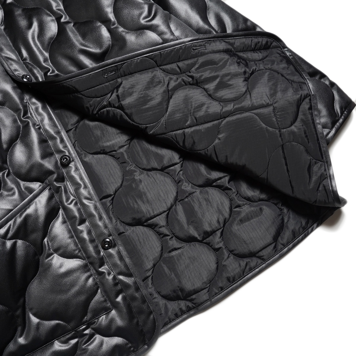 HYKE / FAUX LEATHER QUILTED JACKET (Black) 裏地