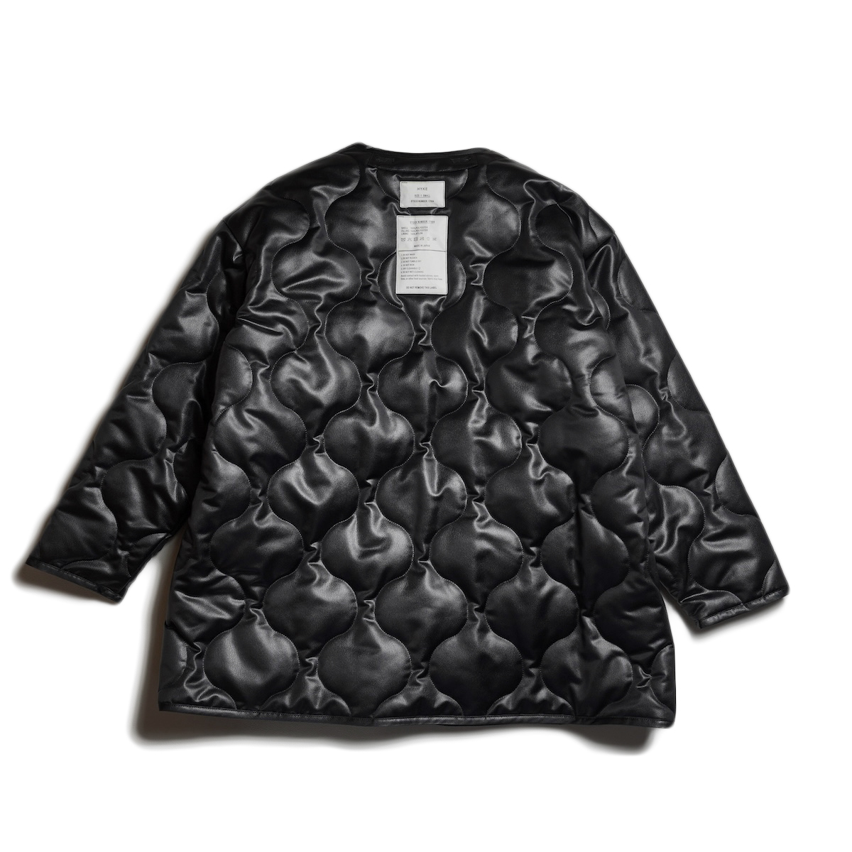 HYKE / FAUX LEATHER QUILTED JACKET (Black) 背面