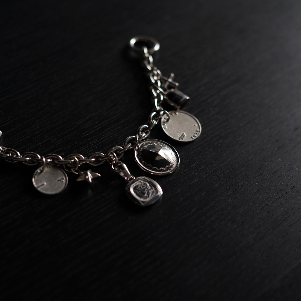 HYKE × END CUSTOM JEWELLERS / MULTI CHARM BRACELET (Silver)