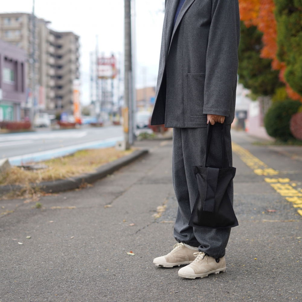 ITTI / MARY INSIDE OUT TOTE - S / Cerato Bright 使用イメージ①