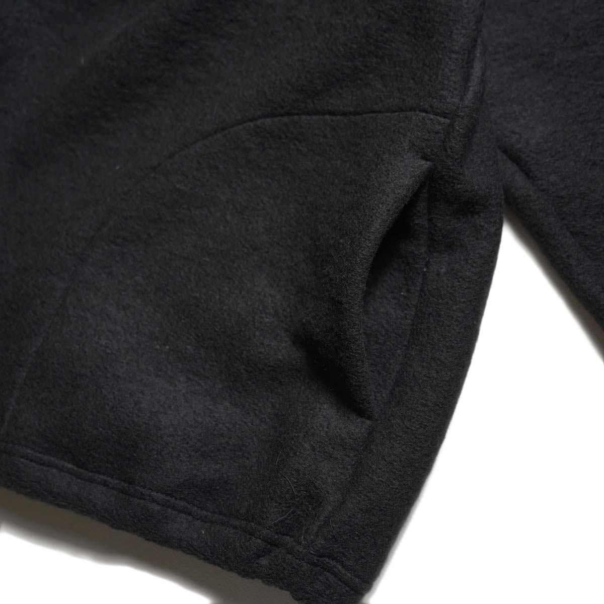 Jackman / Wool HIMO Polo (Black) サイドポケット