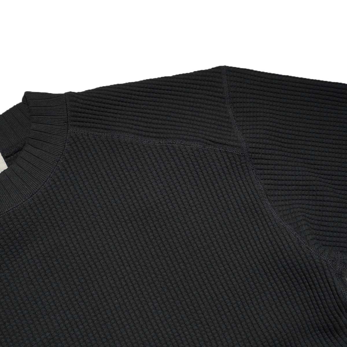 Jackman / Waffle Mid-neck (Black) 肩周り