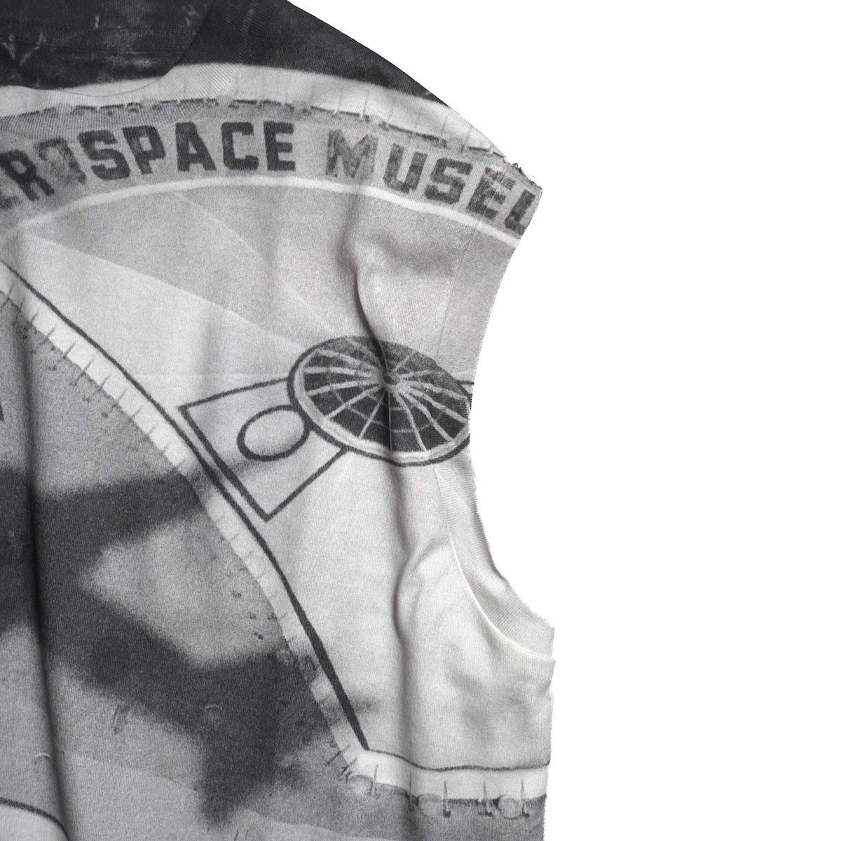 JANE SMITH / TIM BARBER Airospace Museum N/S T-SHIRT (White)