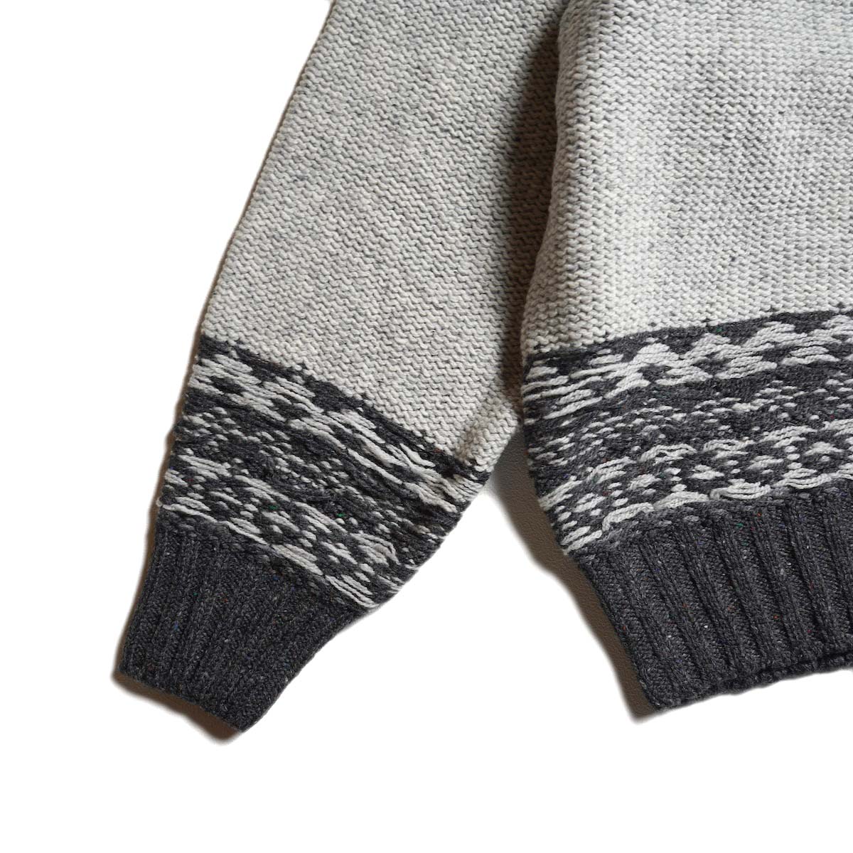 JANE SMITH / 5G NORDIC YOKE SWEATER (Gray) 袖先