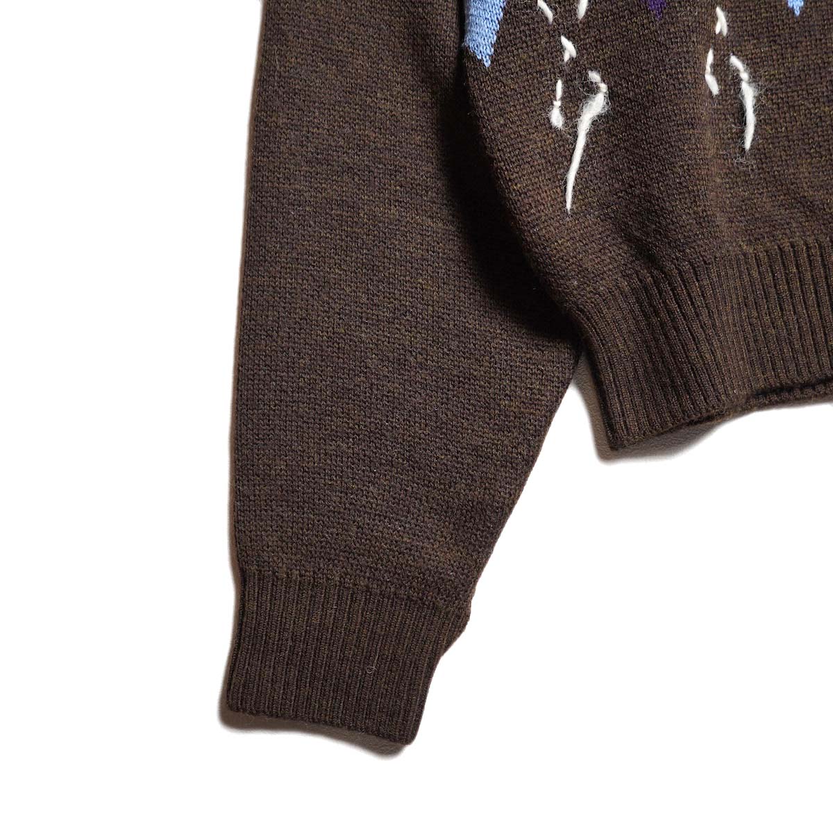 JANE SMITH / 7G DOUBLE JACQUARD ARGYLE V NECK SWEATER (Brown) 袖先