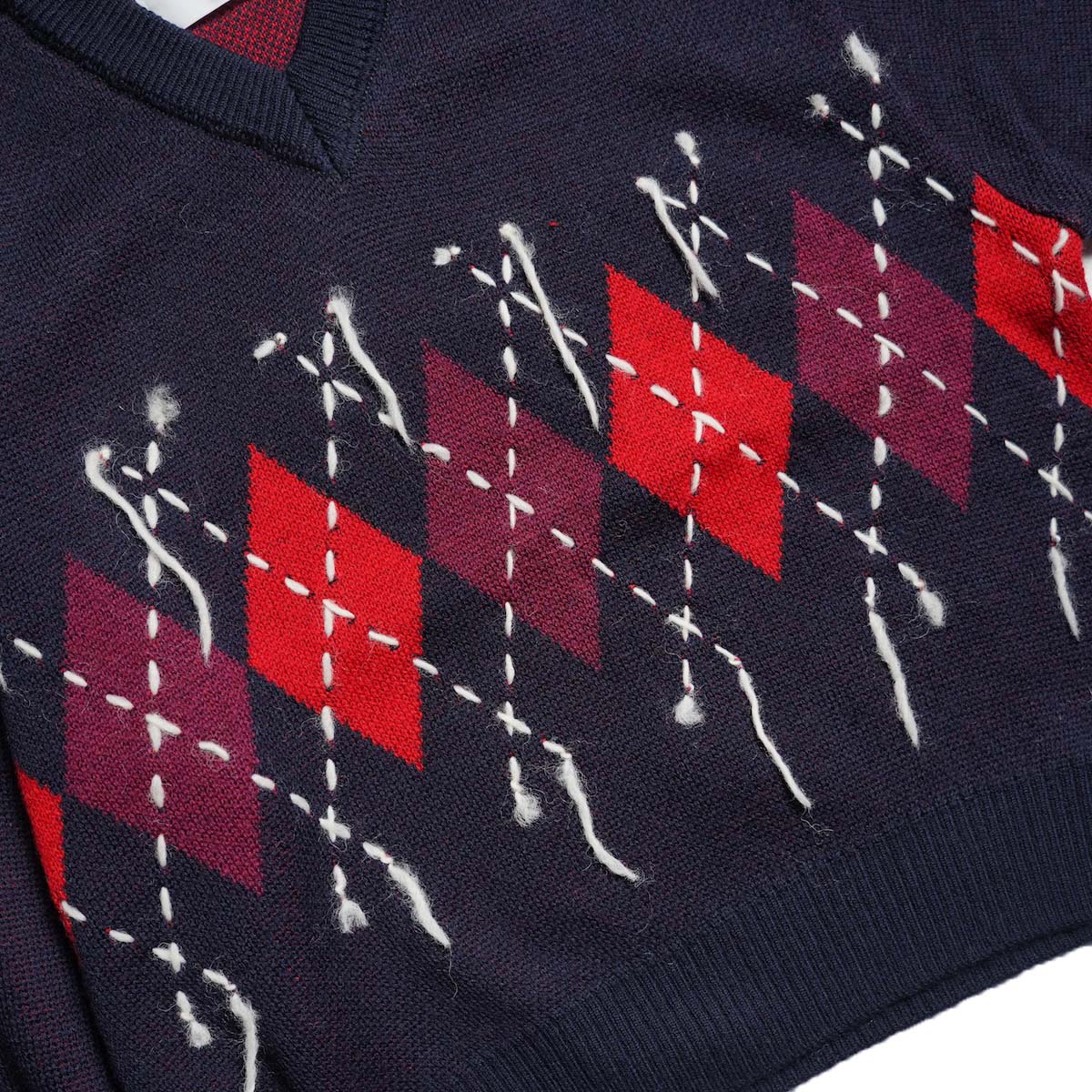JANE SMITH / 7G DOUBLE JACQUARD ARGYLE V NECK SWEATER (Navy) フロント