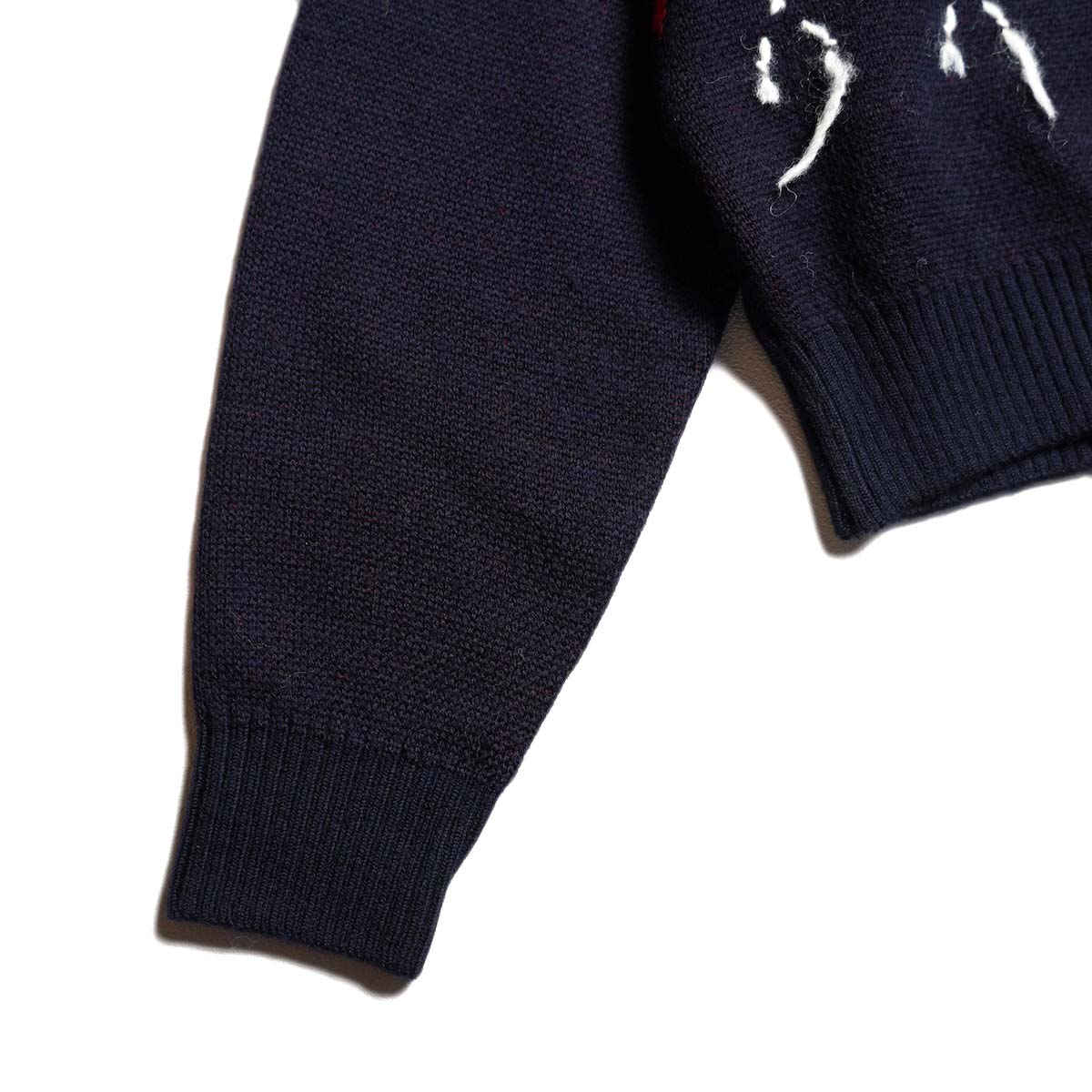 JANE SMITH / 7G DOUBLE JACQUARD ARGYLE V NECK SWEATER (Navy) 袖先
