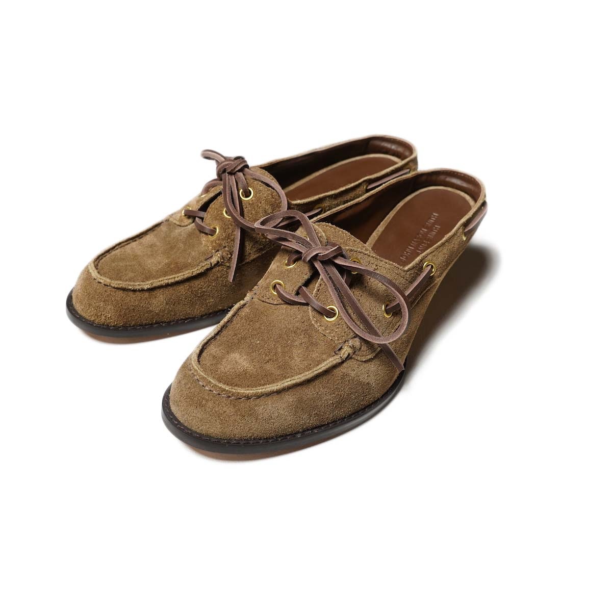 JANE SMITH / 3 EYELET MOCCASIN MULE (Suede Beige)