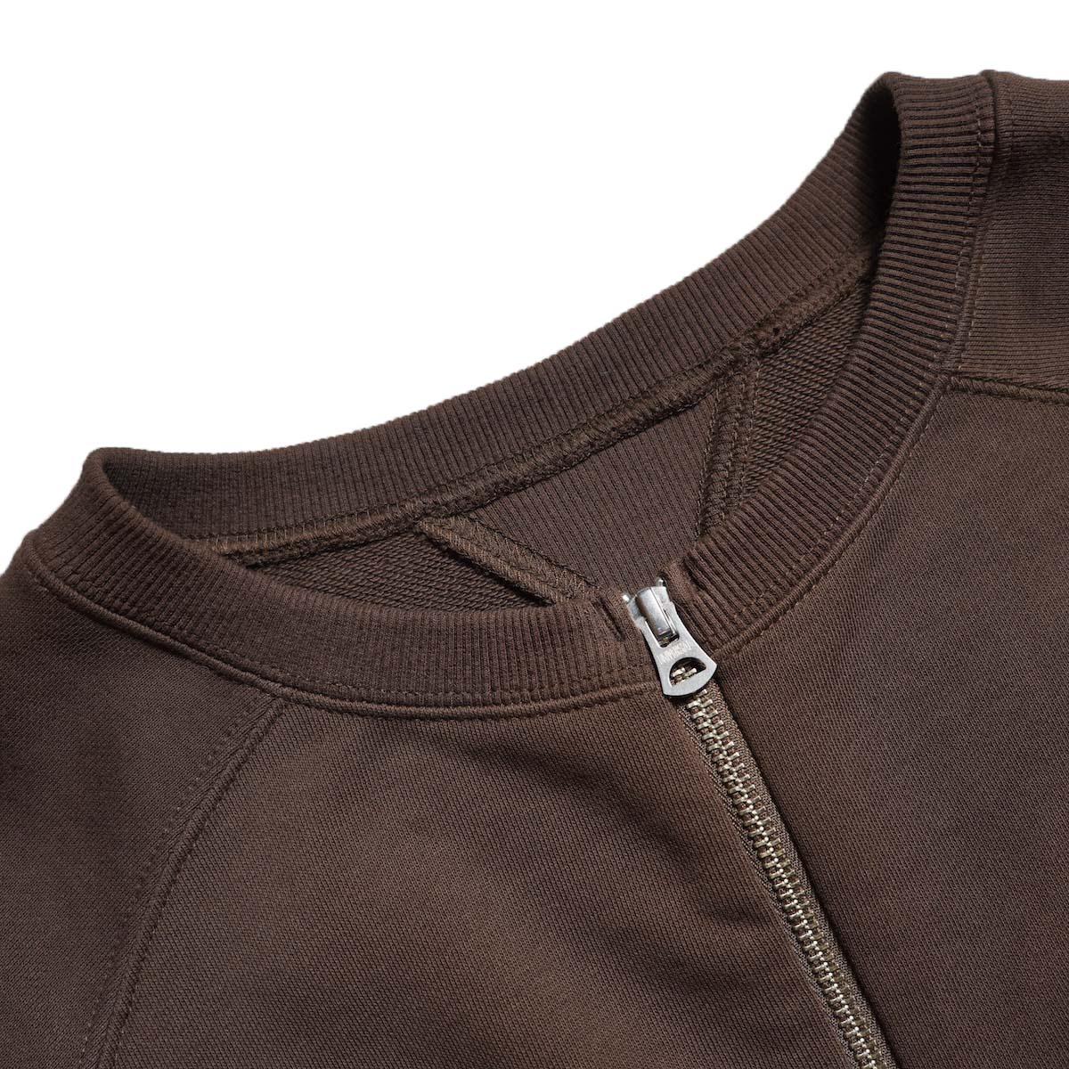 KHA:KI / 2WAY SWEAT SHIRT (Brown) 襟元