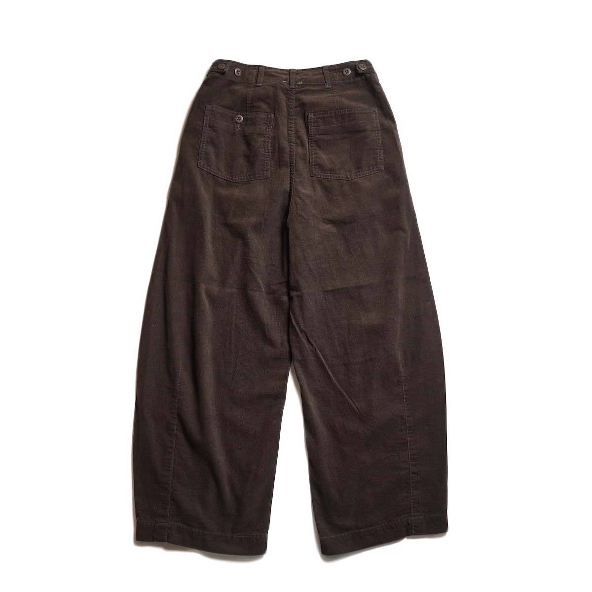 KHA:KI / OVAL CORD TROUSERS (Dark Brown) 背面
