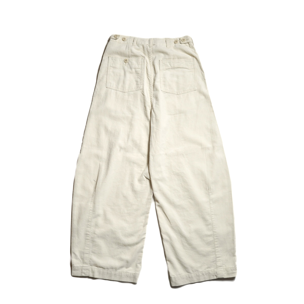 KHA:KI / OVAL CORD TROUSERS (Ecru) 背面