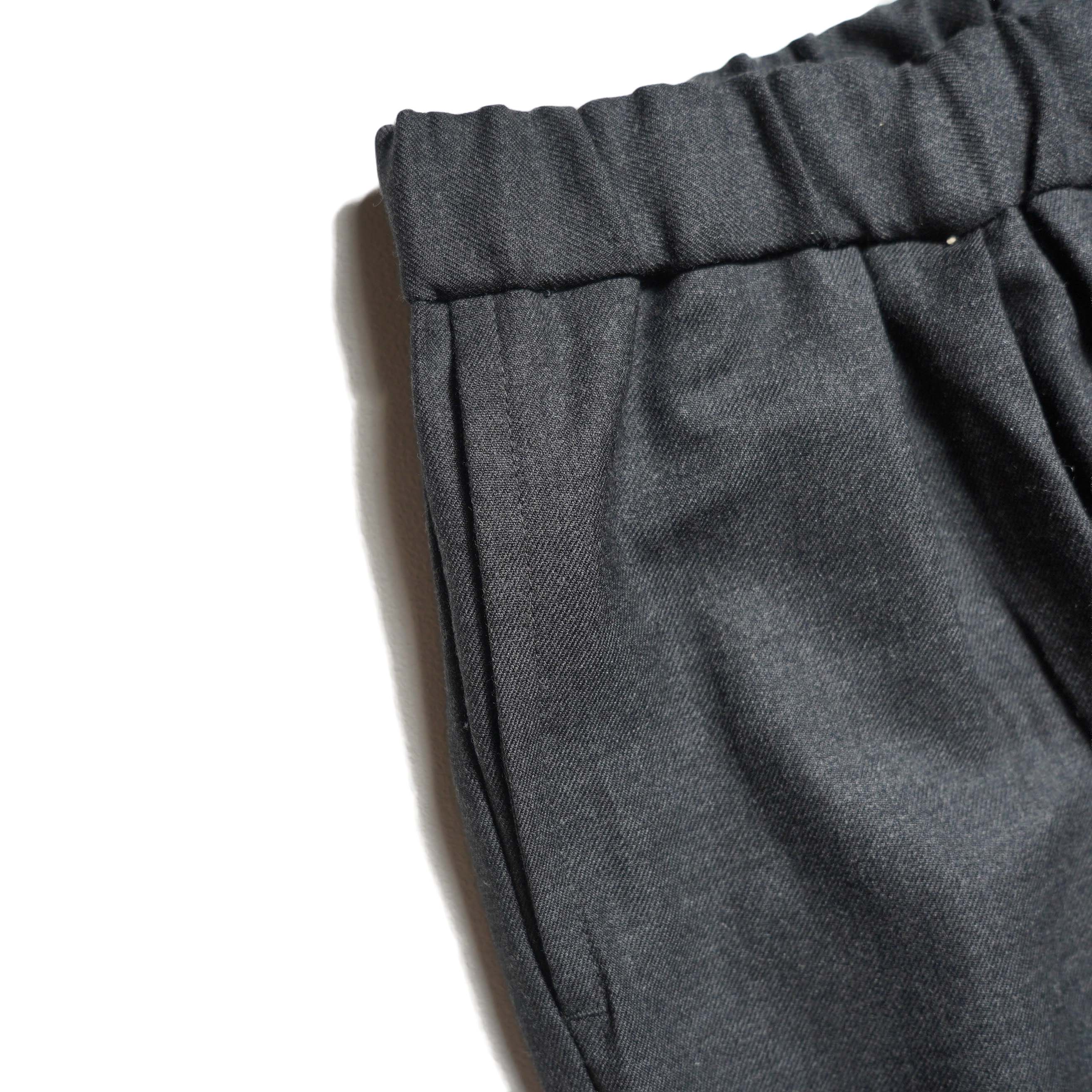 maison de soil / WOOL SERGE 2TUCK TAPERED EASY PANTS (Charcoal) ポケット