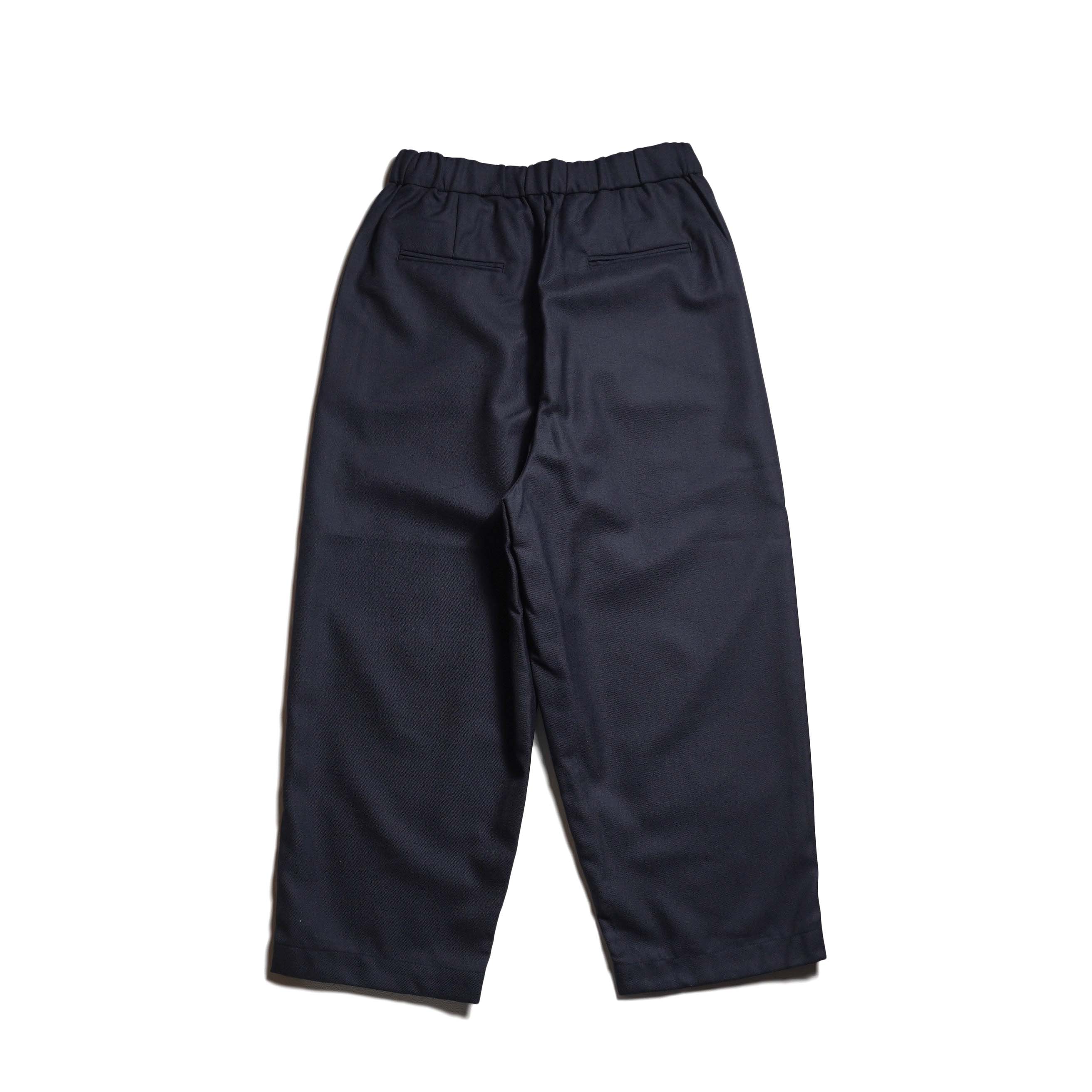 maison de soil / WOOL SERGE 2TUCK TAPERED EASY PANTS (Navy) 背面