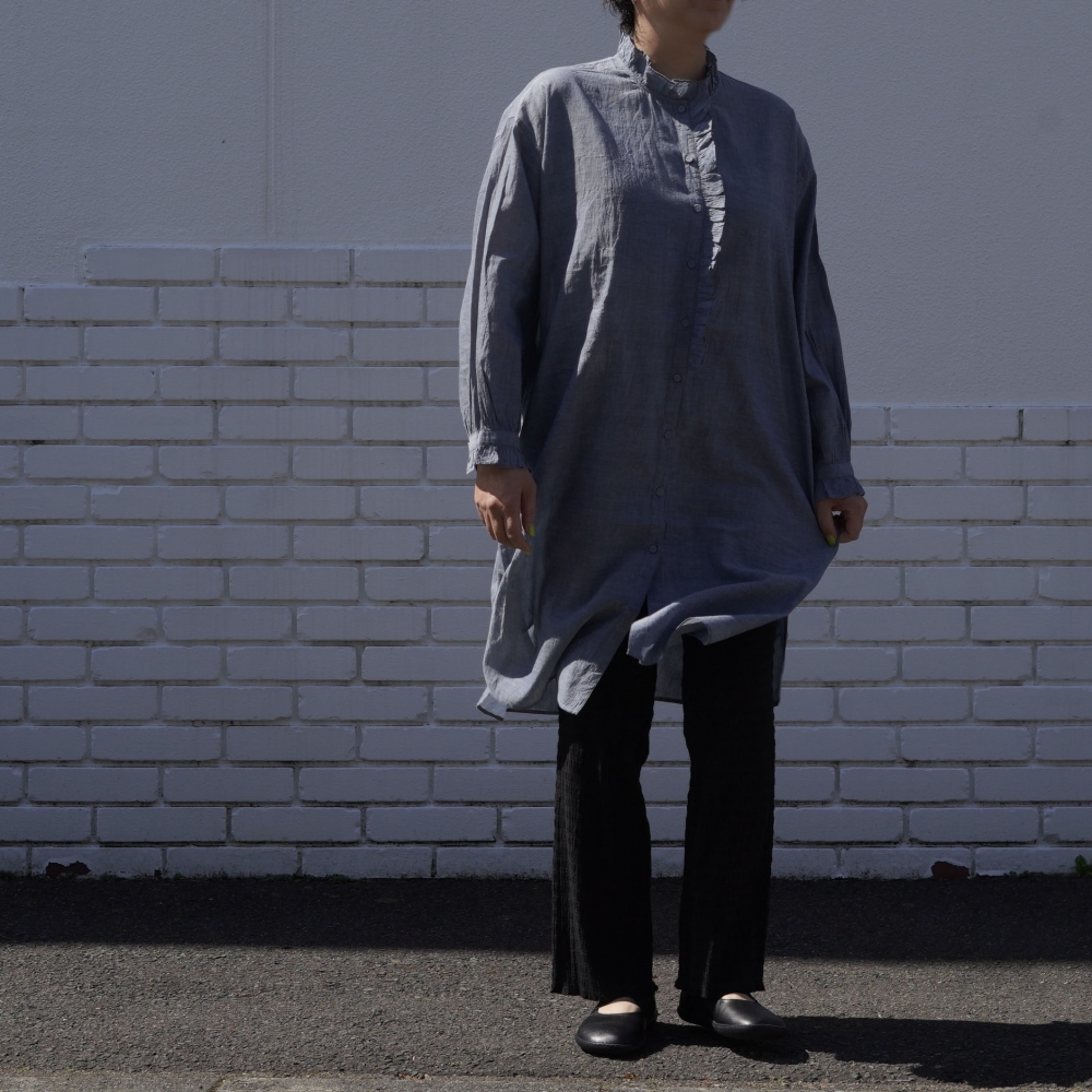 maison de soil / HANDWOVEN YARN DYE NATURAL INDIGO CHAMBRAY FRILL