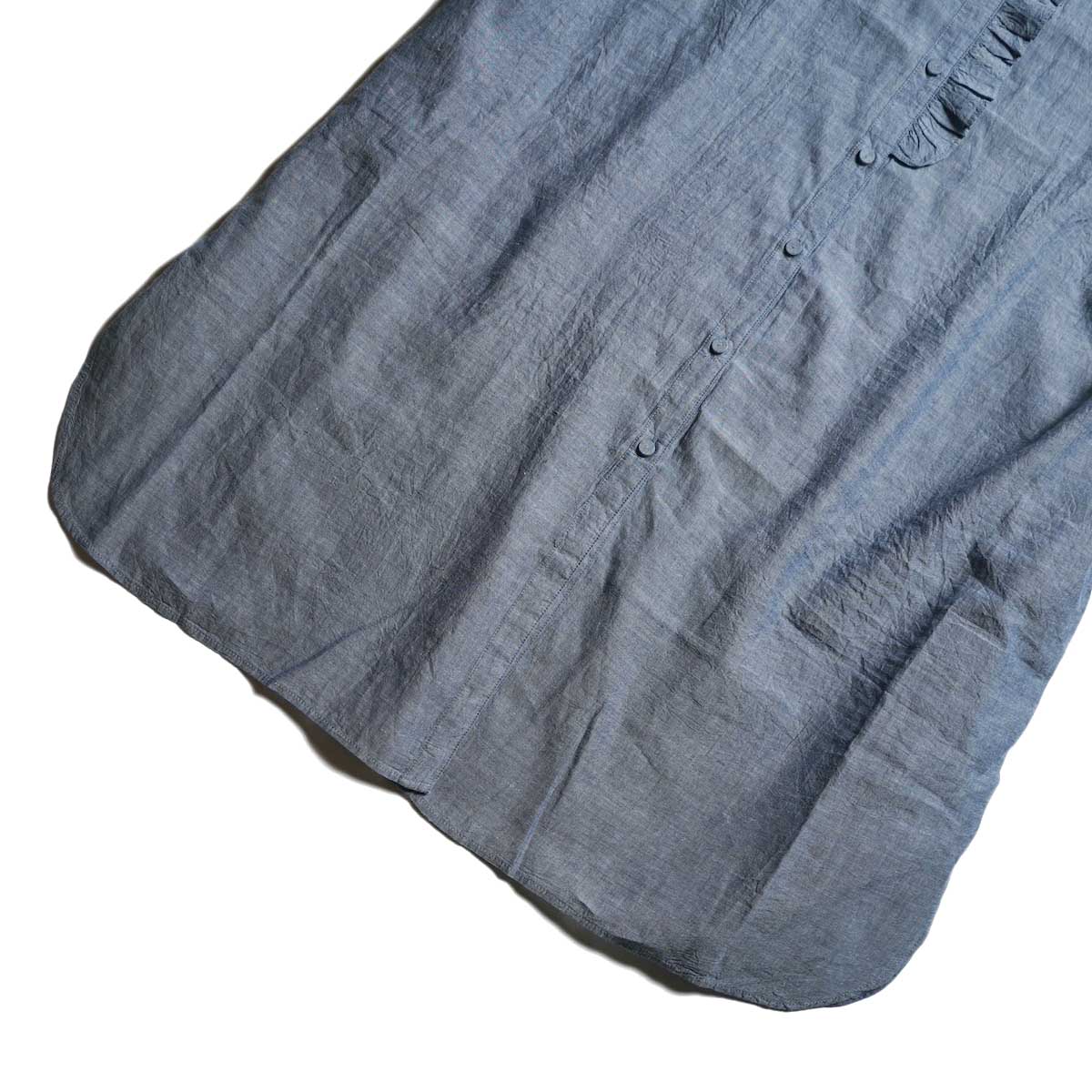 maison de soil / HANDWOVEN YARN DYE NATURAL INDIGO CHAMBRAY FRILL
