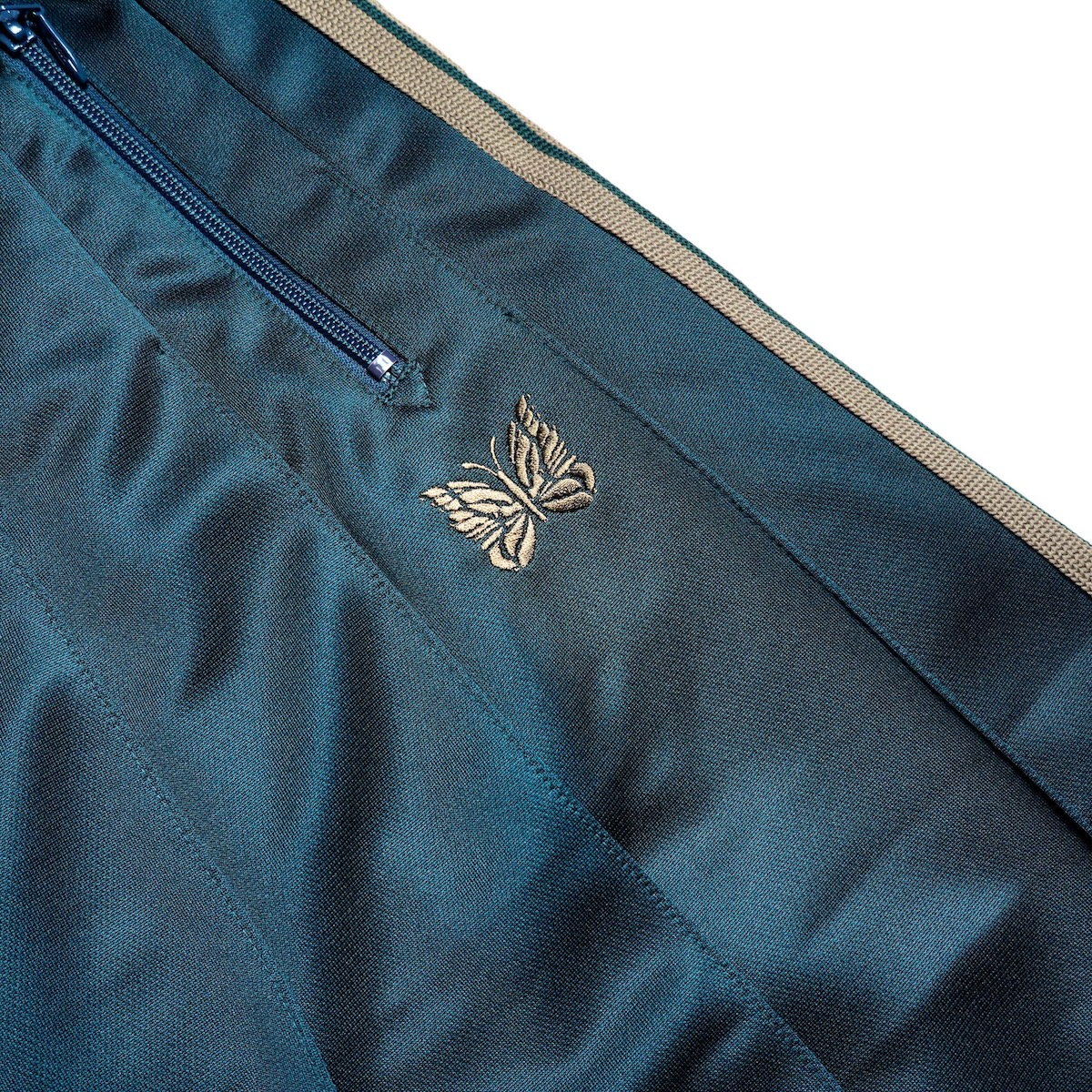 Needles / Pleated Track Skirt - Poly Smooth (Green) パピヨン刺繍