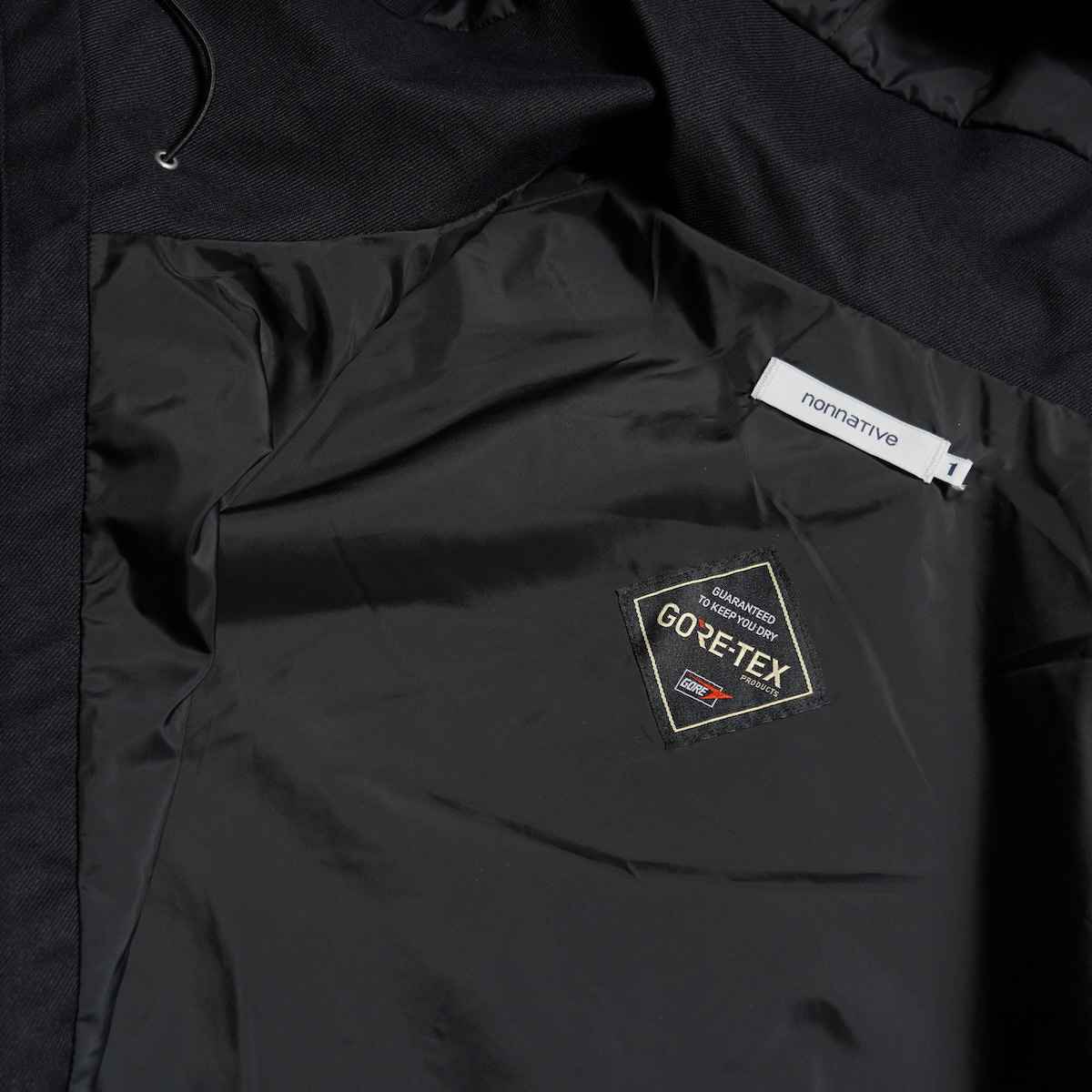 nonnative / EXPLORER JACKET N/P TWILL GORE-TEX 2L (Black)