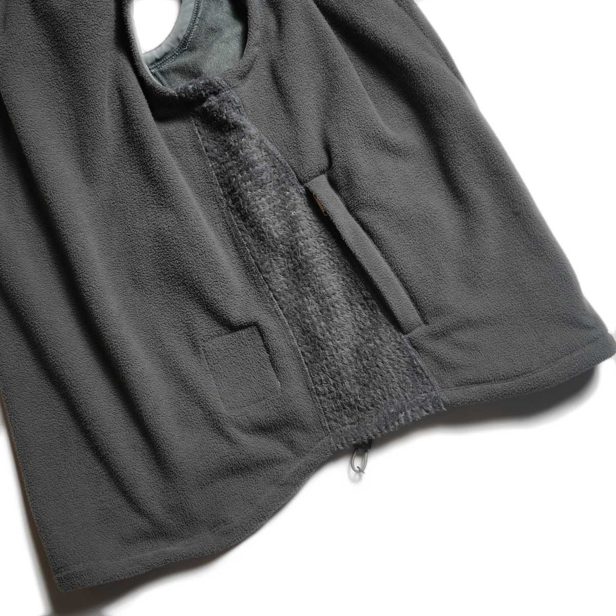 nonnative / HIKER VEST POLARTEC® WIND PRO® (Gray)