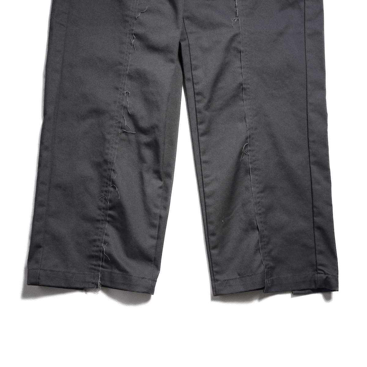 OLD PARK / BAGGY WORK PANTS (Charcoal) 裾
