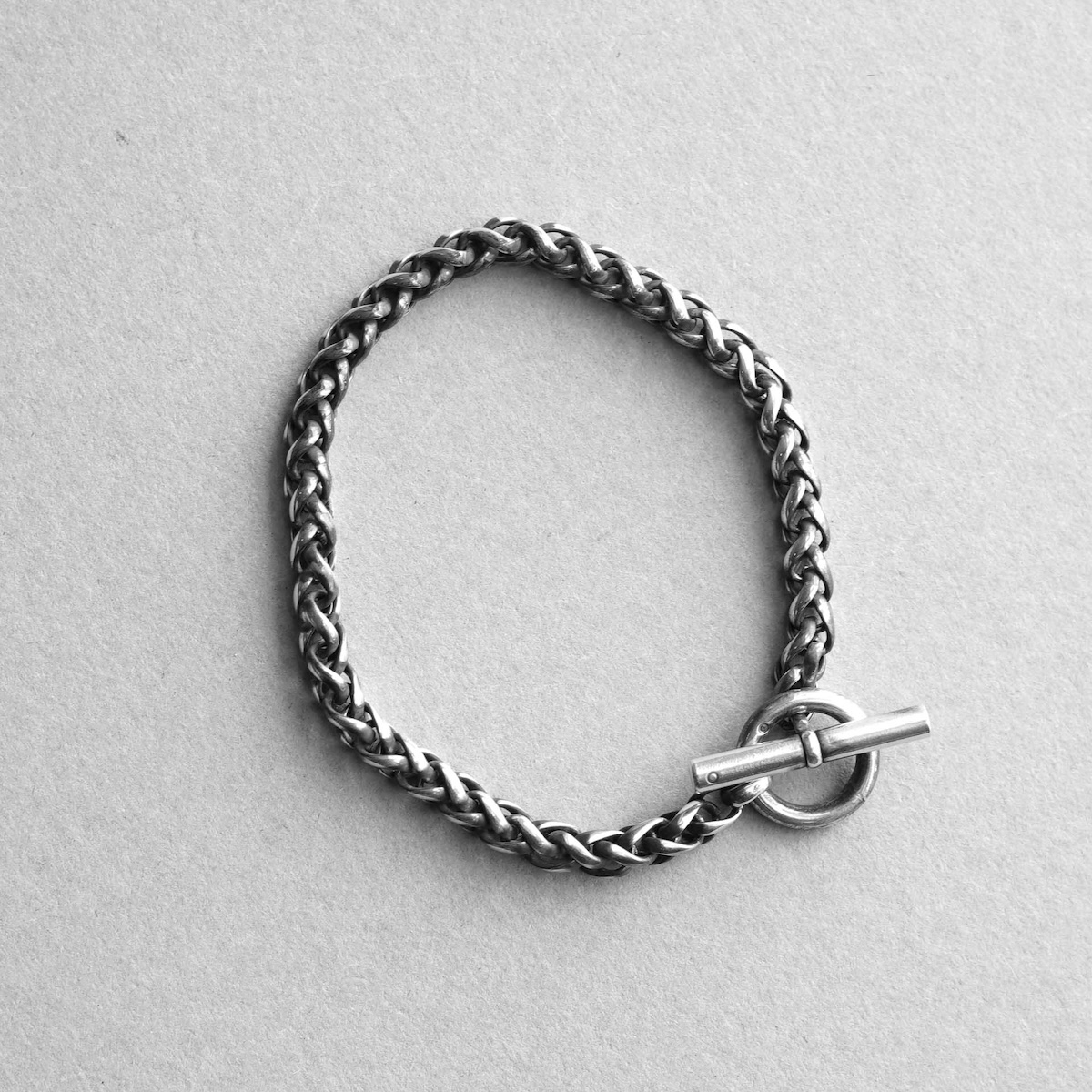 ON THE SUNNY SIDE OF THE STREET /  Triple Chain Bracelet (Silver)