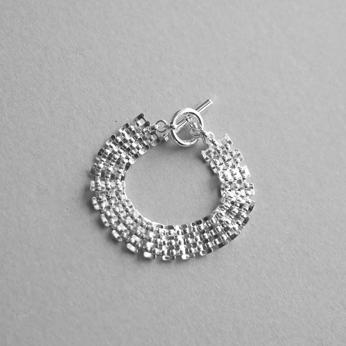 ON THE SUNNY SIDE OF THE STREET / Jubllee Chain Bracelet (White