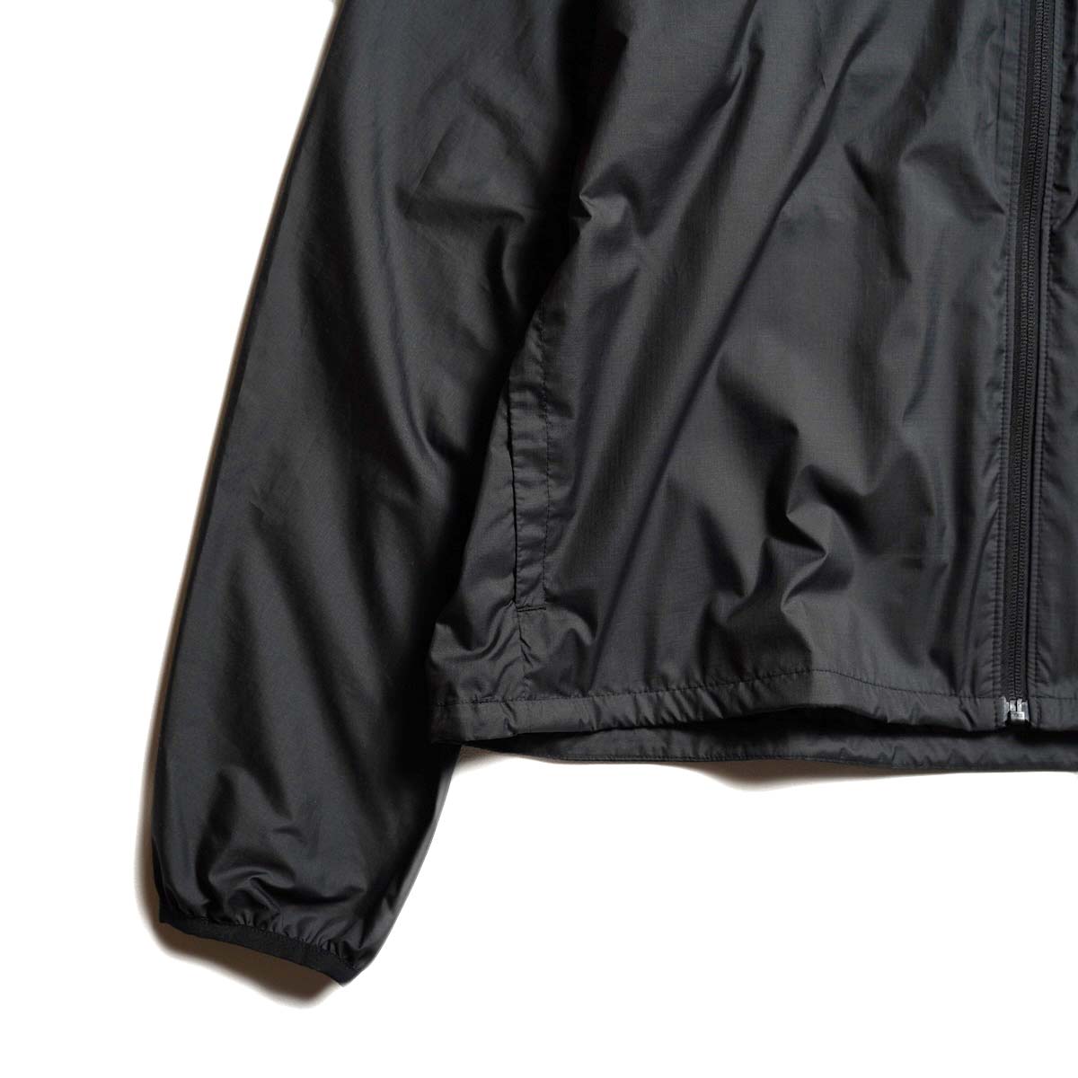 Patagonia / W's Light & Variable Jkt (Black)
