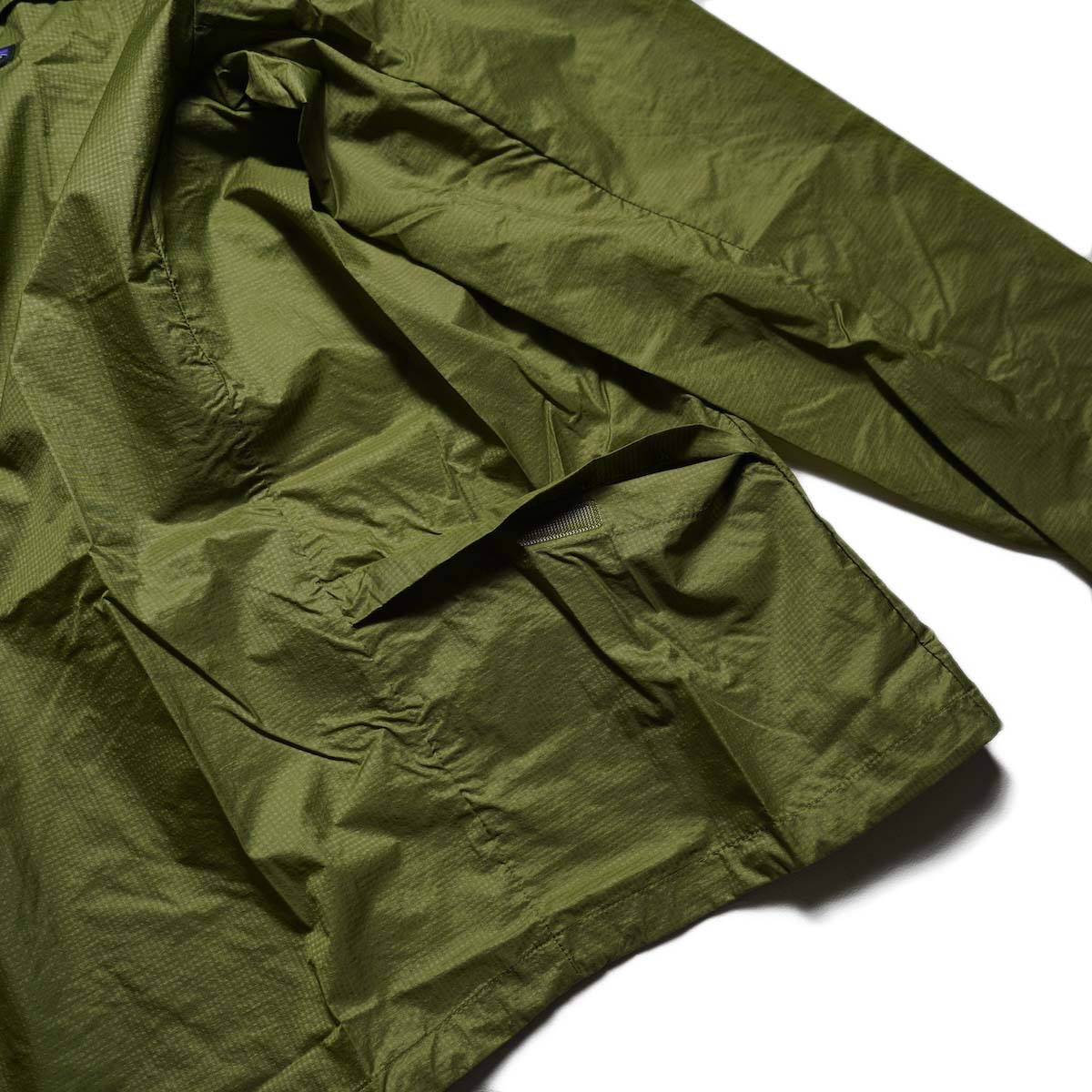 Patagonia / M's Houdini Stash Half Zip P/O (Caper Green)