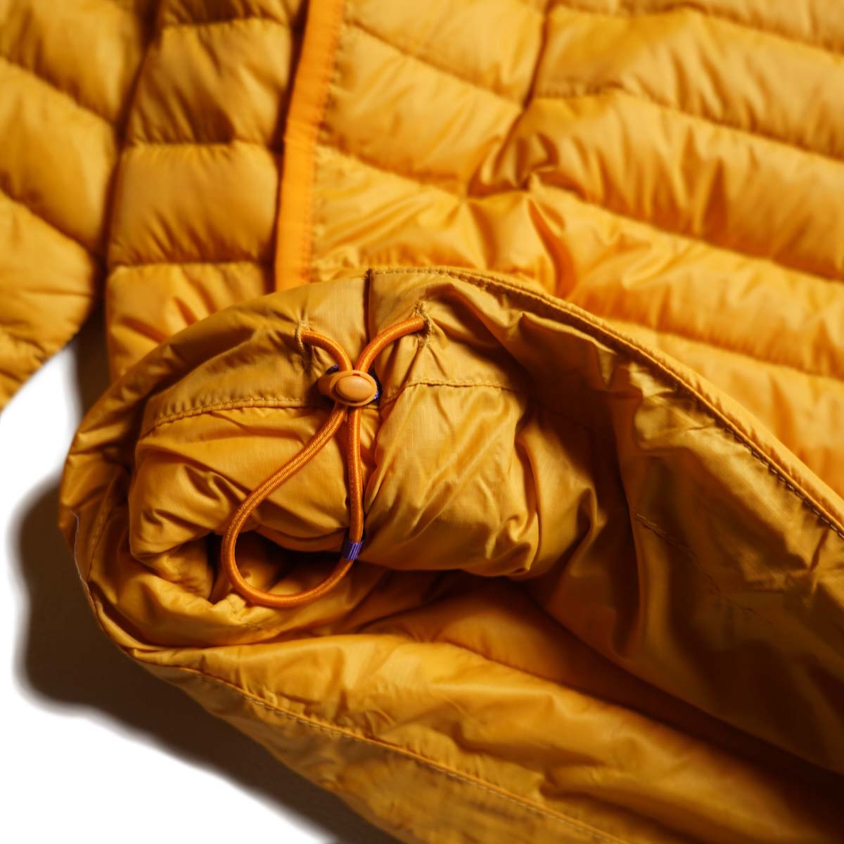 Patagonia / M"s LW DOWN SWEATER P/O (Autumn Orange) 裾コード