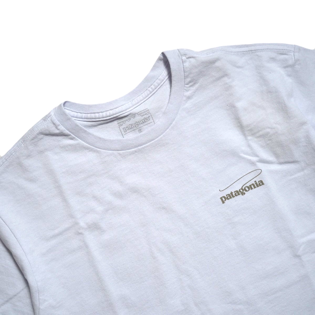 Patagonia / M"s Casting Logo Responsibili Tee (White) ネック、胸プリント