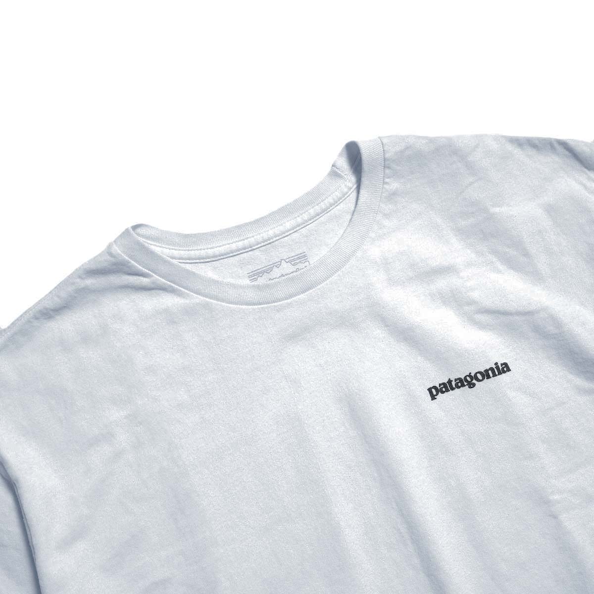 Patagonia / M"s P-6 Logo Responsibili Tee (White) ネック、胸プリント