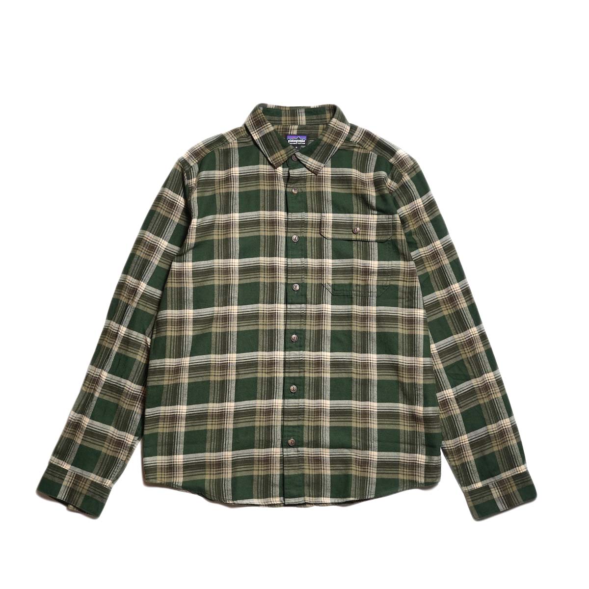 Patagonia / M’s L/S LW Fjord Flannel Shirt (Cozy Cabin / Treeline Green) 正面