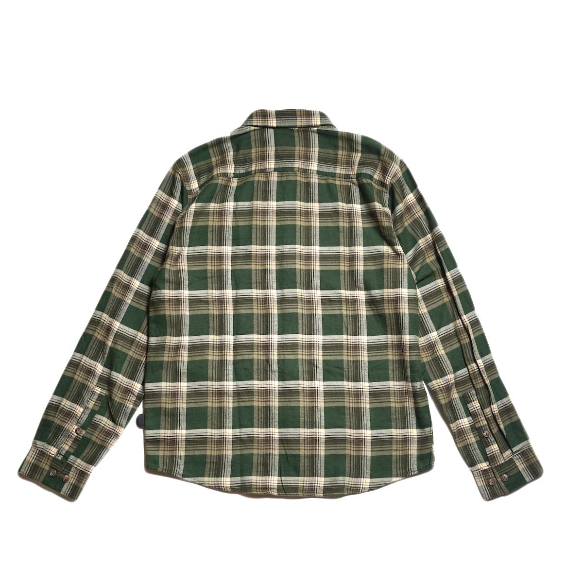 Patagonia / M’s L/S LW Fjord Flannel Shirt (Cozy Cabin / Treeline Green) 背面