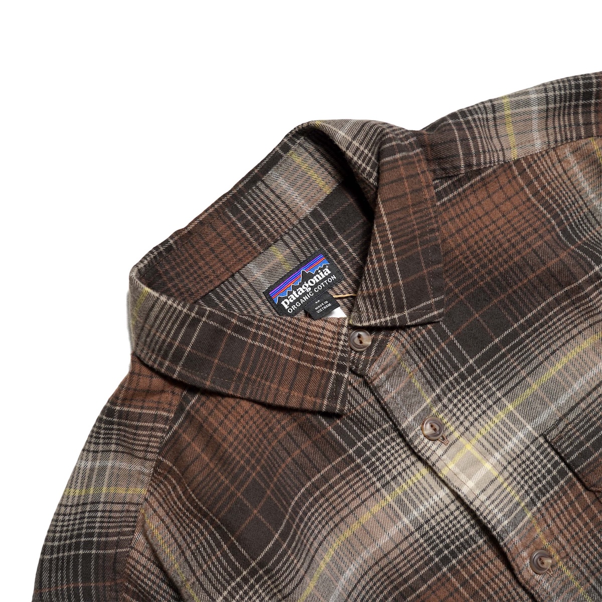 Patagonia / M’s L/S LW Fjord Flannel Shirt (Melting Ombre / Den Brown)  襟元