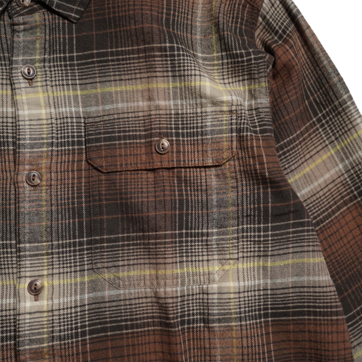 Patagonia / M’s L/S LW Fjord Flannel Shirt (Melting Ombre / Den Brown) 胸ポケット
