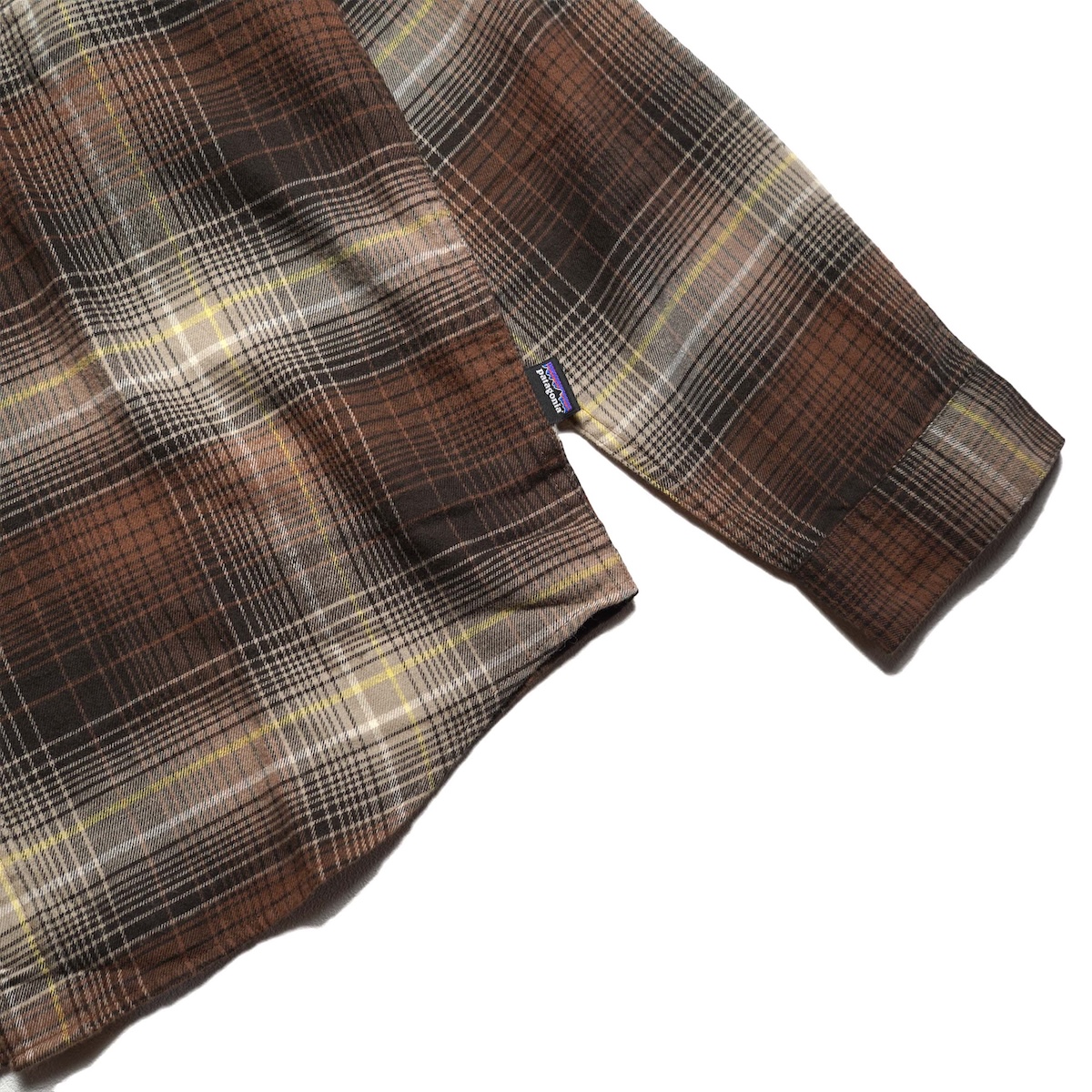 Patagonia / M’s L/S LW Fjord Flannel Shirt (Melting Ombre / Den Brown) 袖、裾