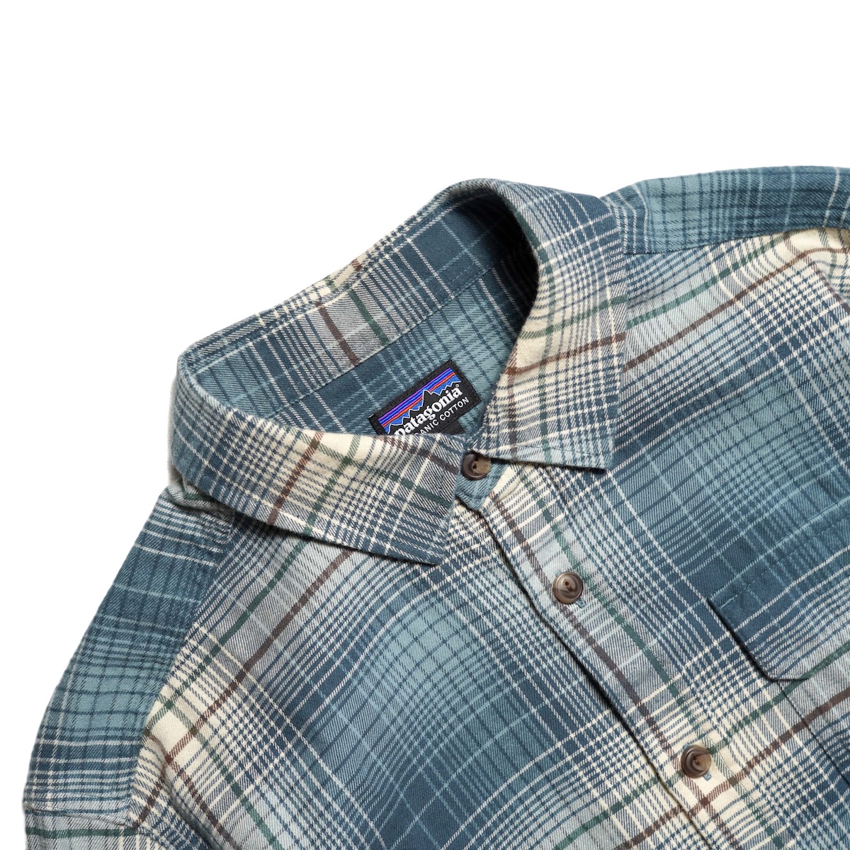 Patagonia / M’s L/S LW Fjord Flannel Shirt (Melting Ombre / Summit Blue)  襟元