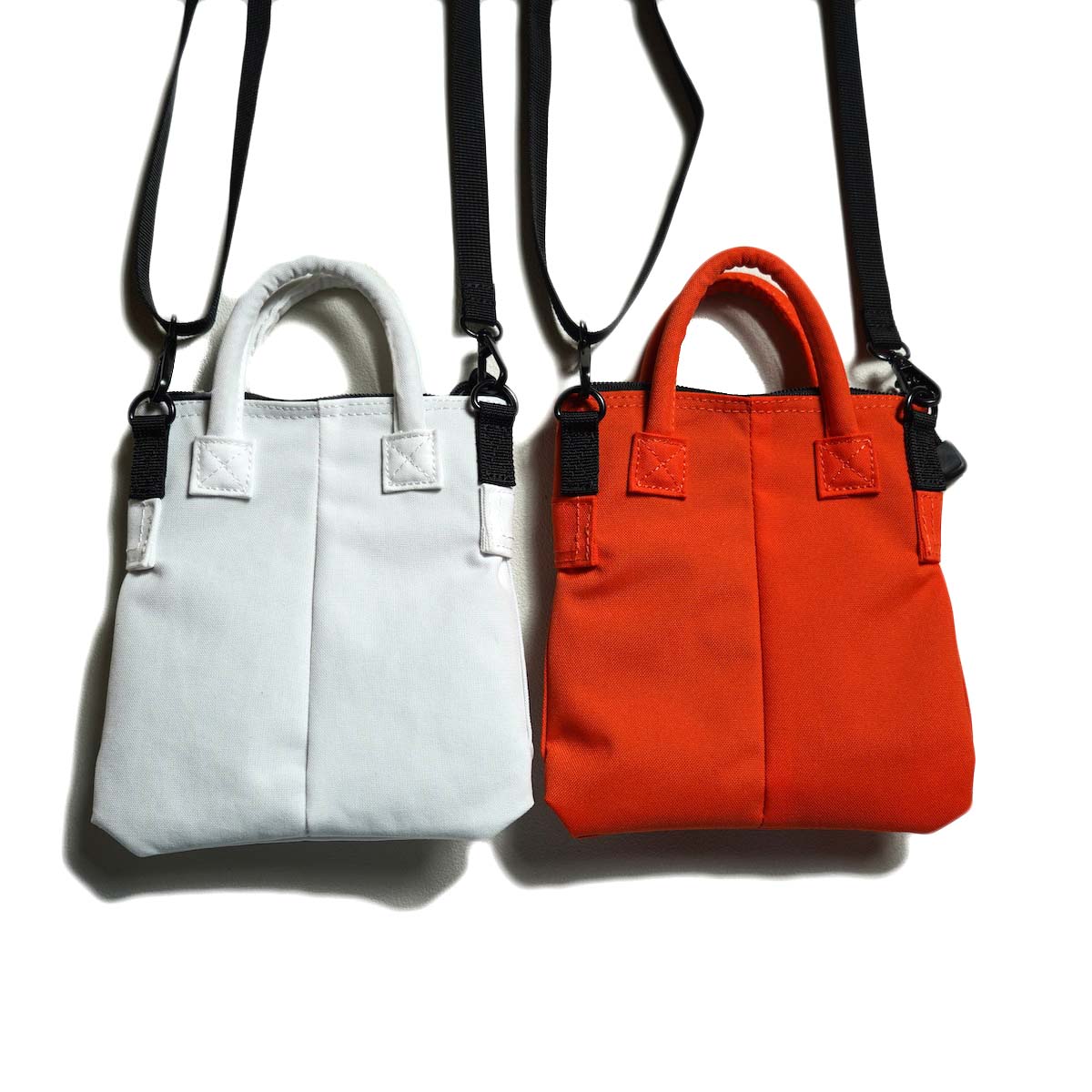 PENNEY"S / THE FOX - Mini Helmet Bag (左 : White 右 : Orange) 背面