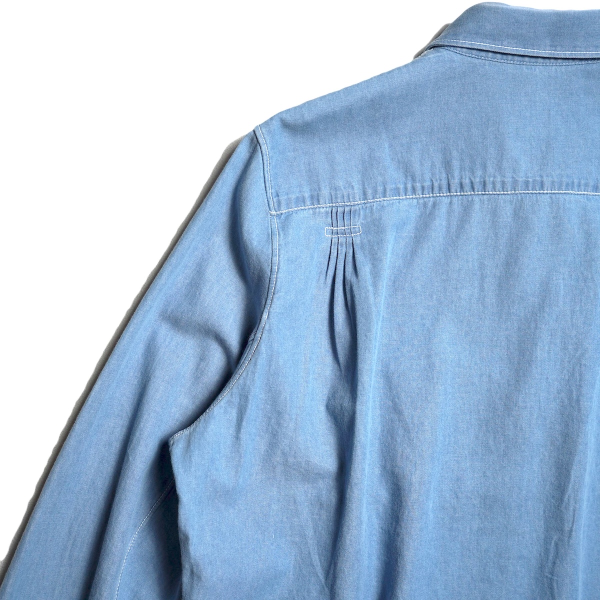 Pheeta / PH015C-61D Trinity Croped Shirt (Ligft Blue) 背面タック