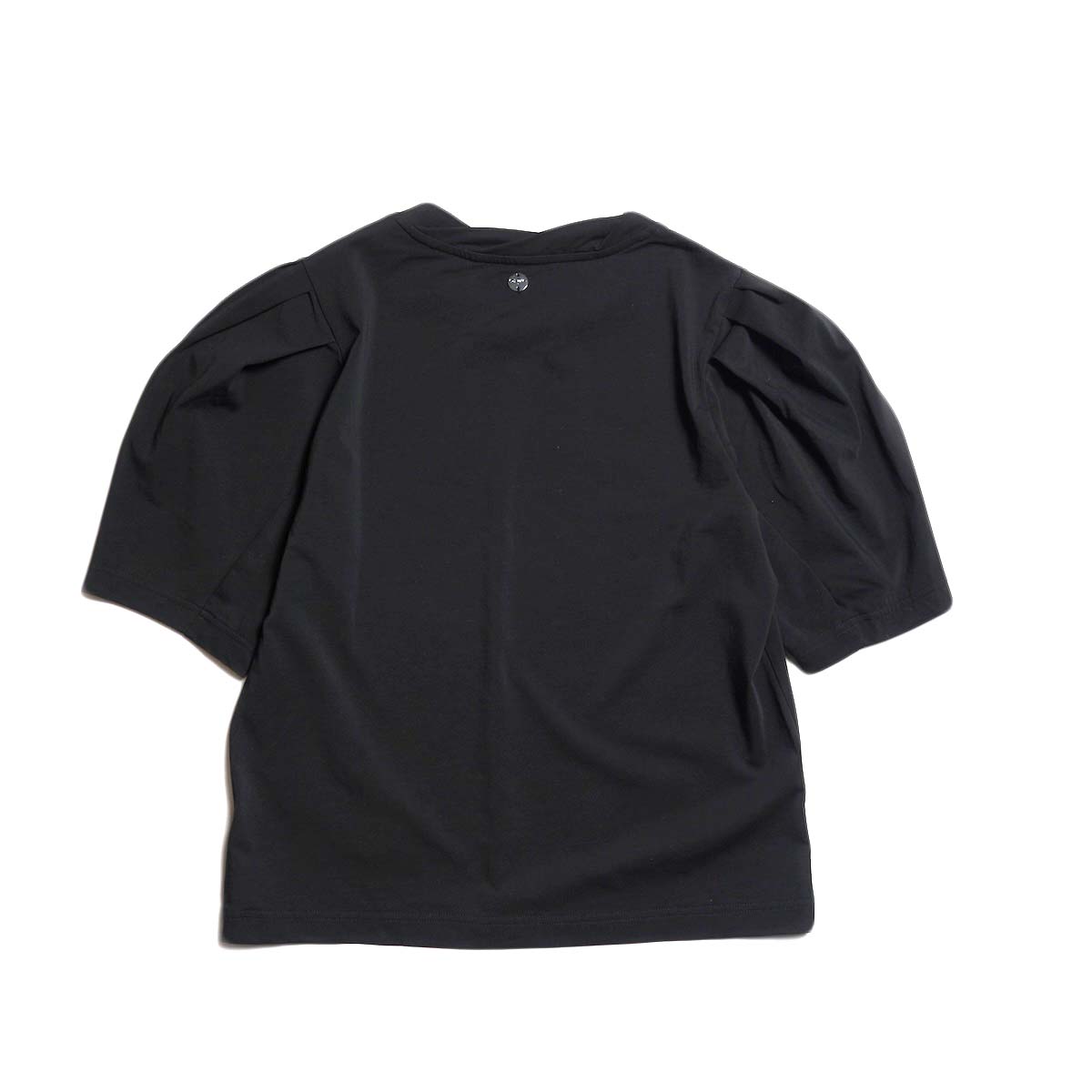 Pheeta / PH015C-CU7 Emmy TUCK TEE (Black) 背面