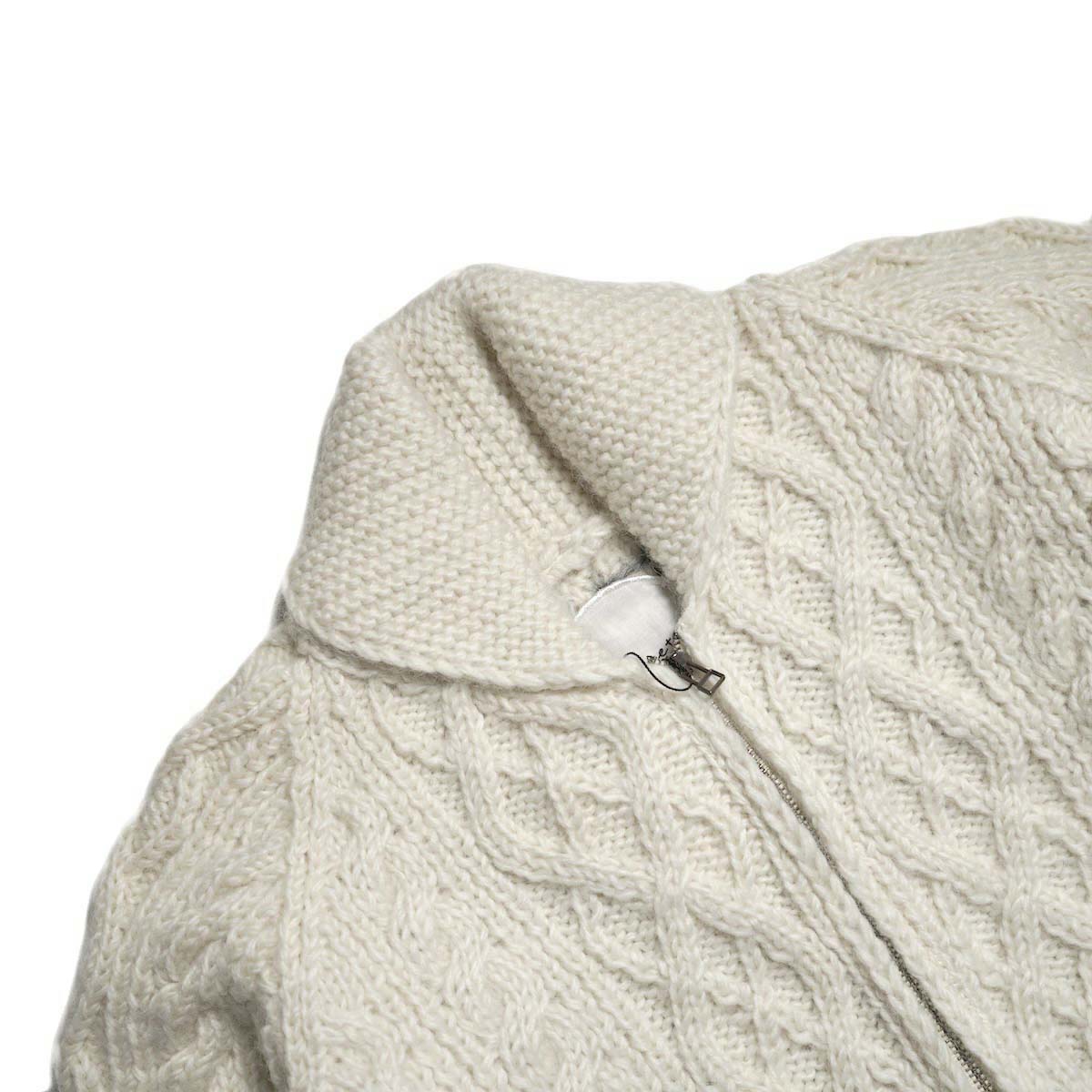 Pheeta / PH016C-HN1 Clara - ZIP CARDIGAN (White). ネック