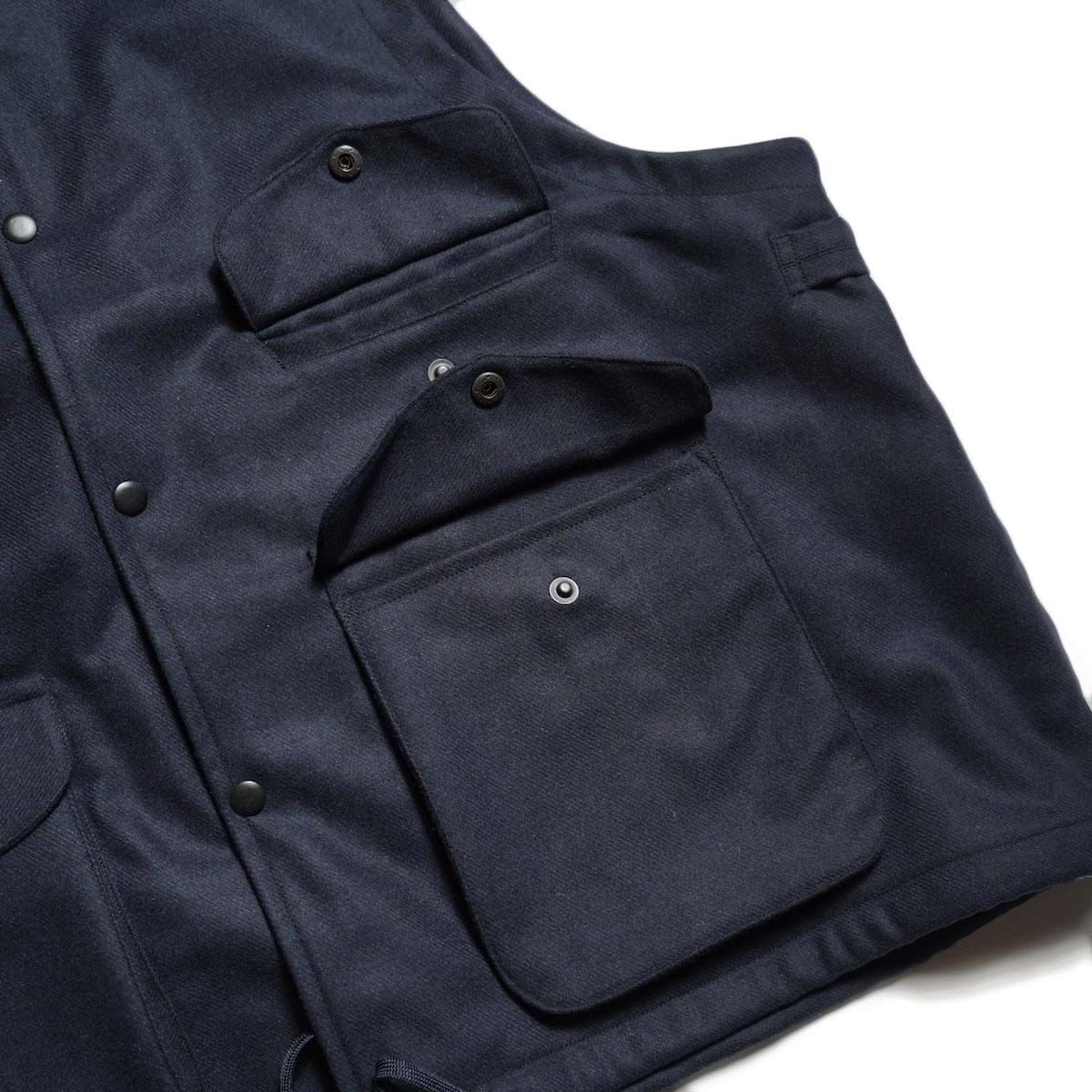 PORTRAITE / Over Vest (Dark Navy Wool) フロントポケット