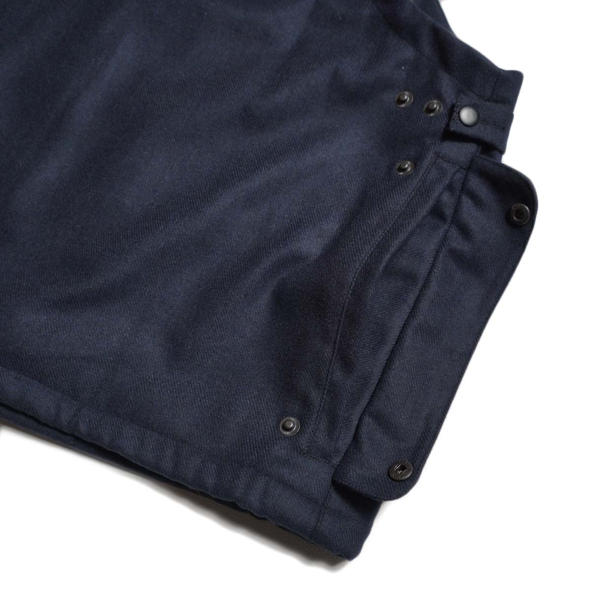 PORTRAITE / Over Vest (Dark Navy Wool) ゲームポケット、サイドジャスター