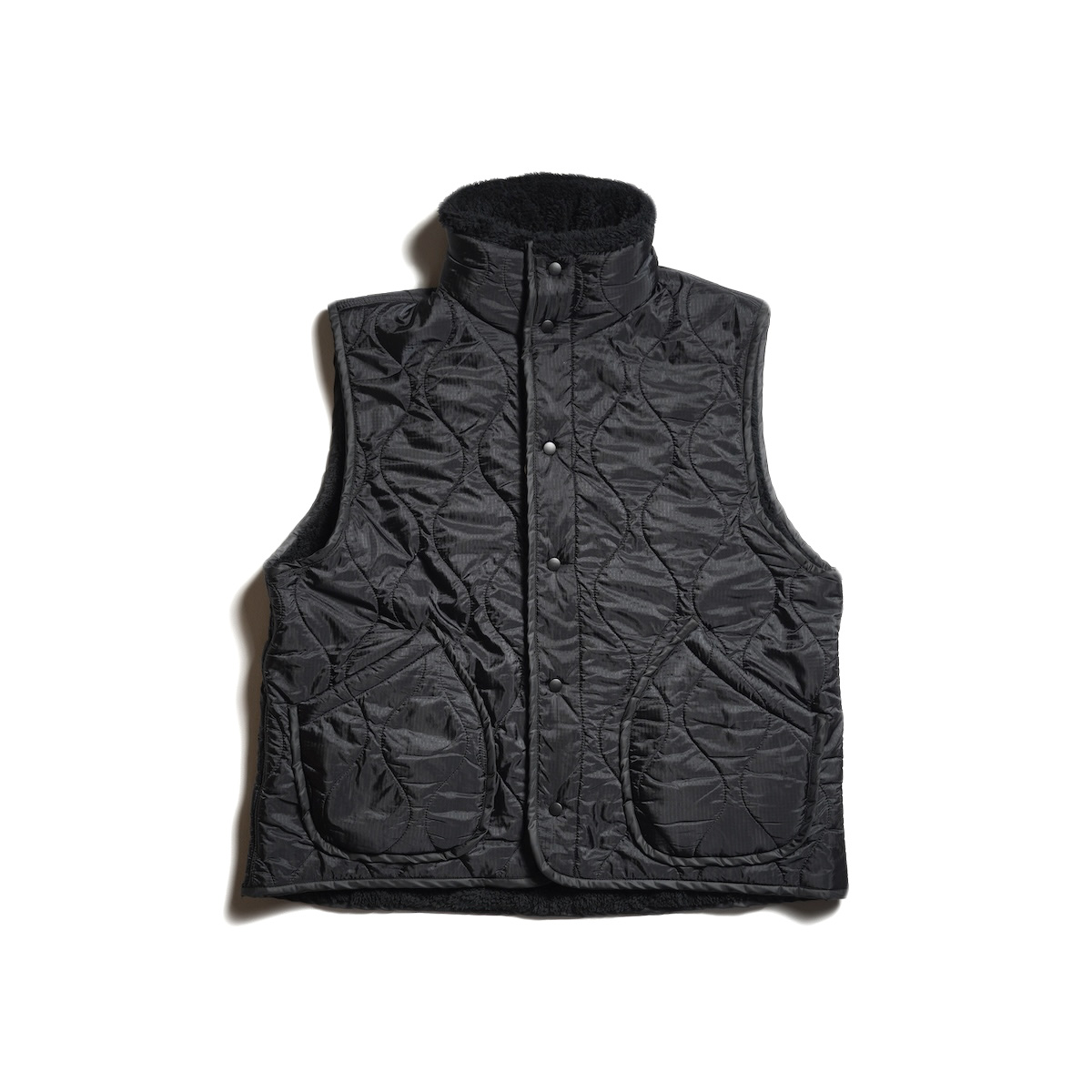REMI RELIEF / ナイロンリップボアリバーシブル VEST (Black)