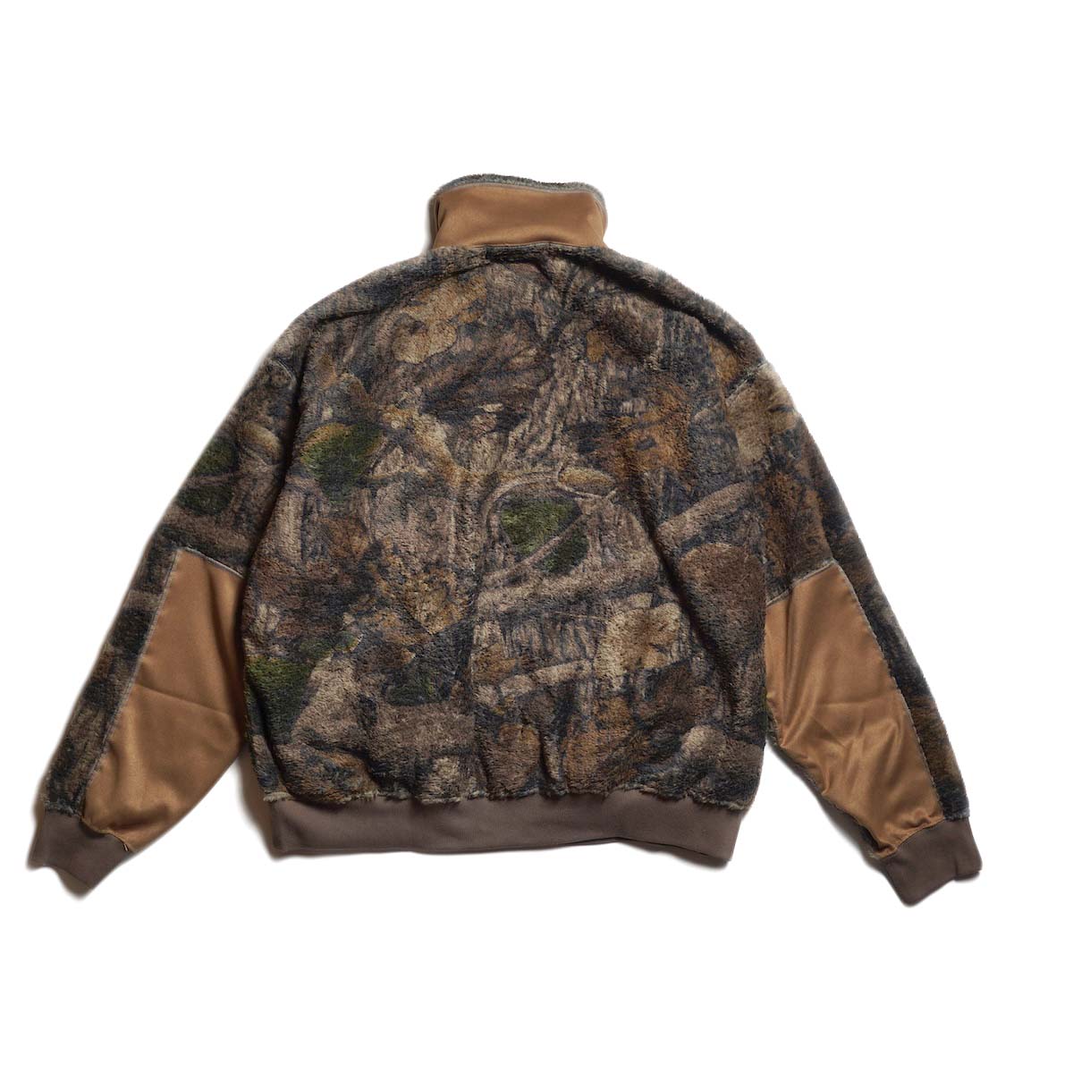 REMI RELIEF / シャギーフリースZIP JKT (Camo) 背面
