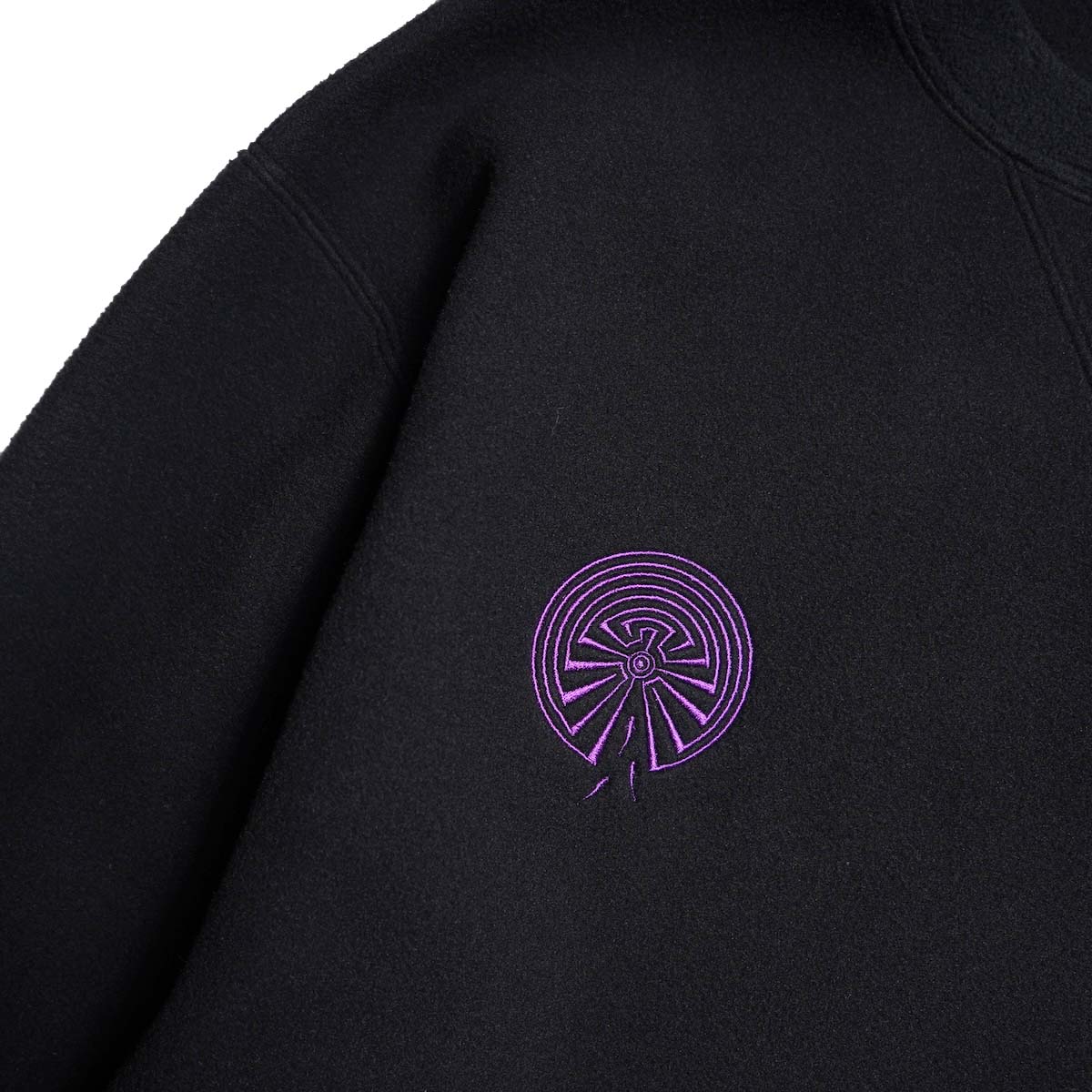South2 West8 / Emb. Crew Neck Sweat Shirt - Poly Fleece (Black) メイズ刺繍
