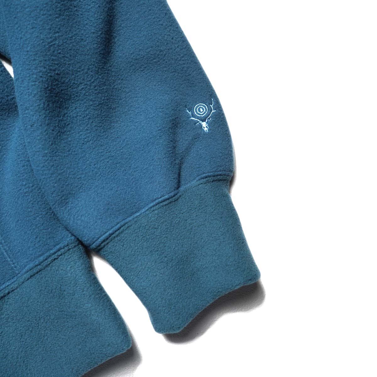 South2 West8 / Emb. Crew Neck Sweat Shirt - Poly Fleece (Blue)袖先